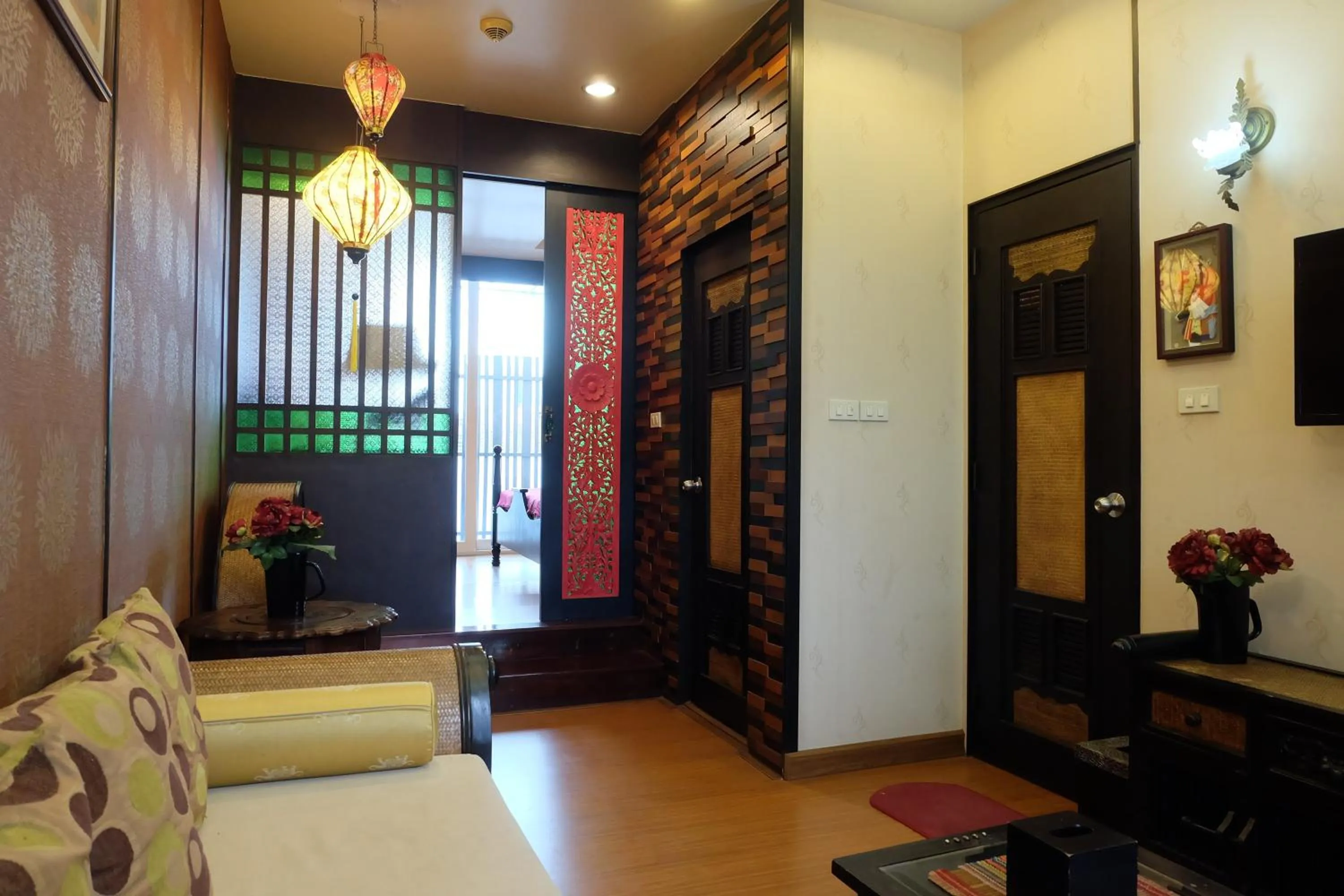 Seating area in Sabai Sabai@Sukhumvit Hotel