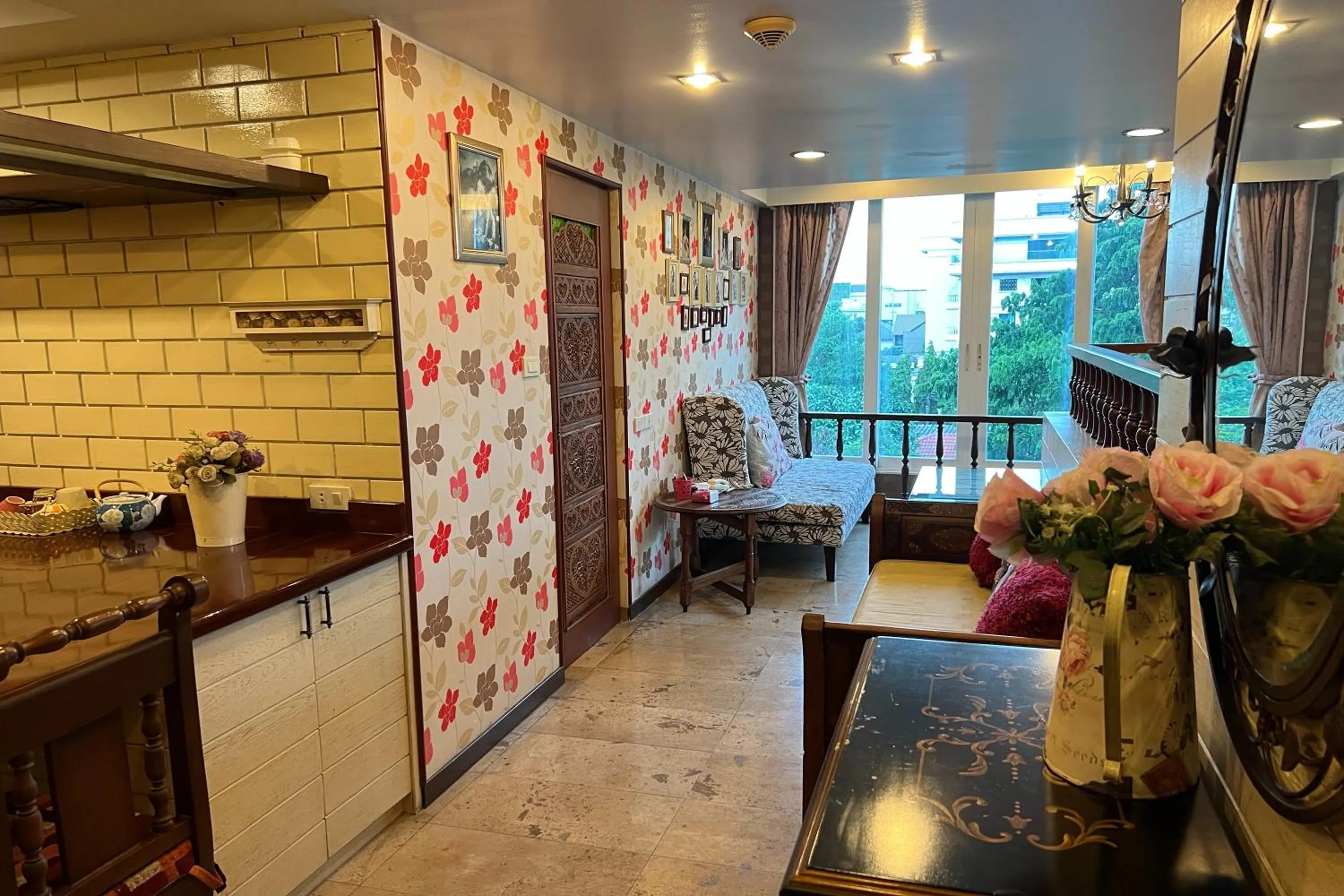 Seating area in Sabai Sabai@Sukhumvit Hotel