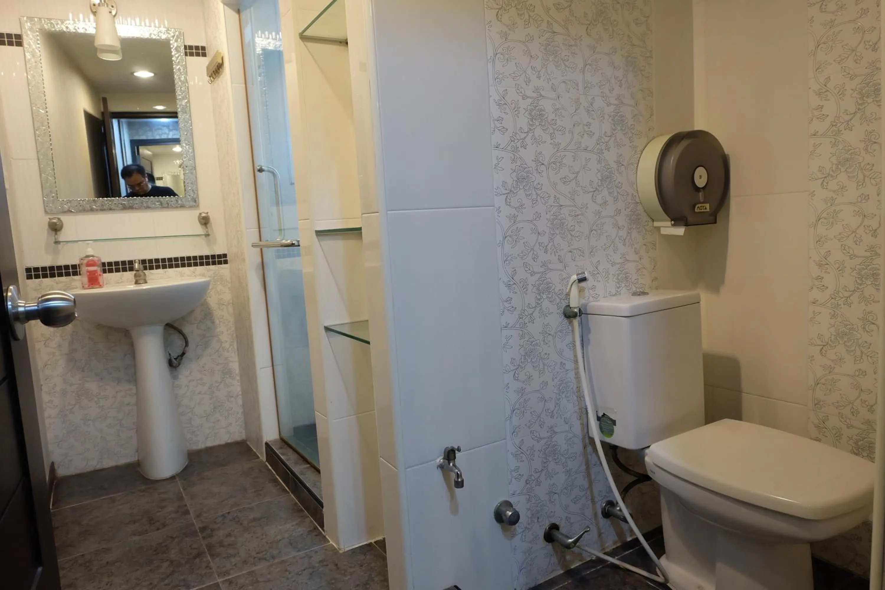 Toilet in Sabai Sabai@Sukhumvit Hotel