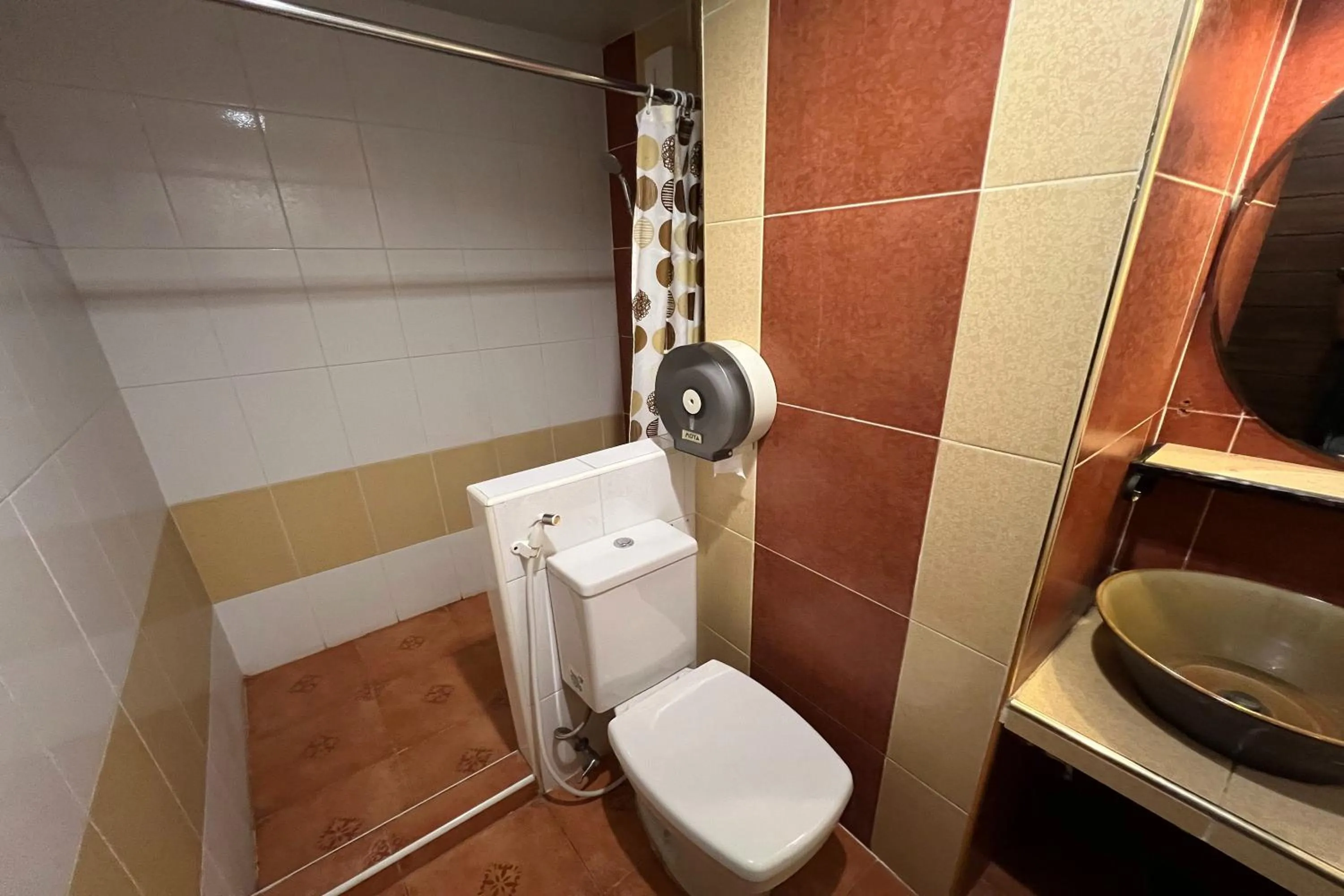 Toilet in Sabai Sabai@Sukhumvit Hotel