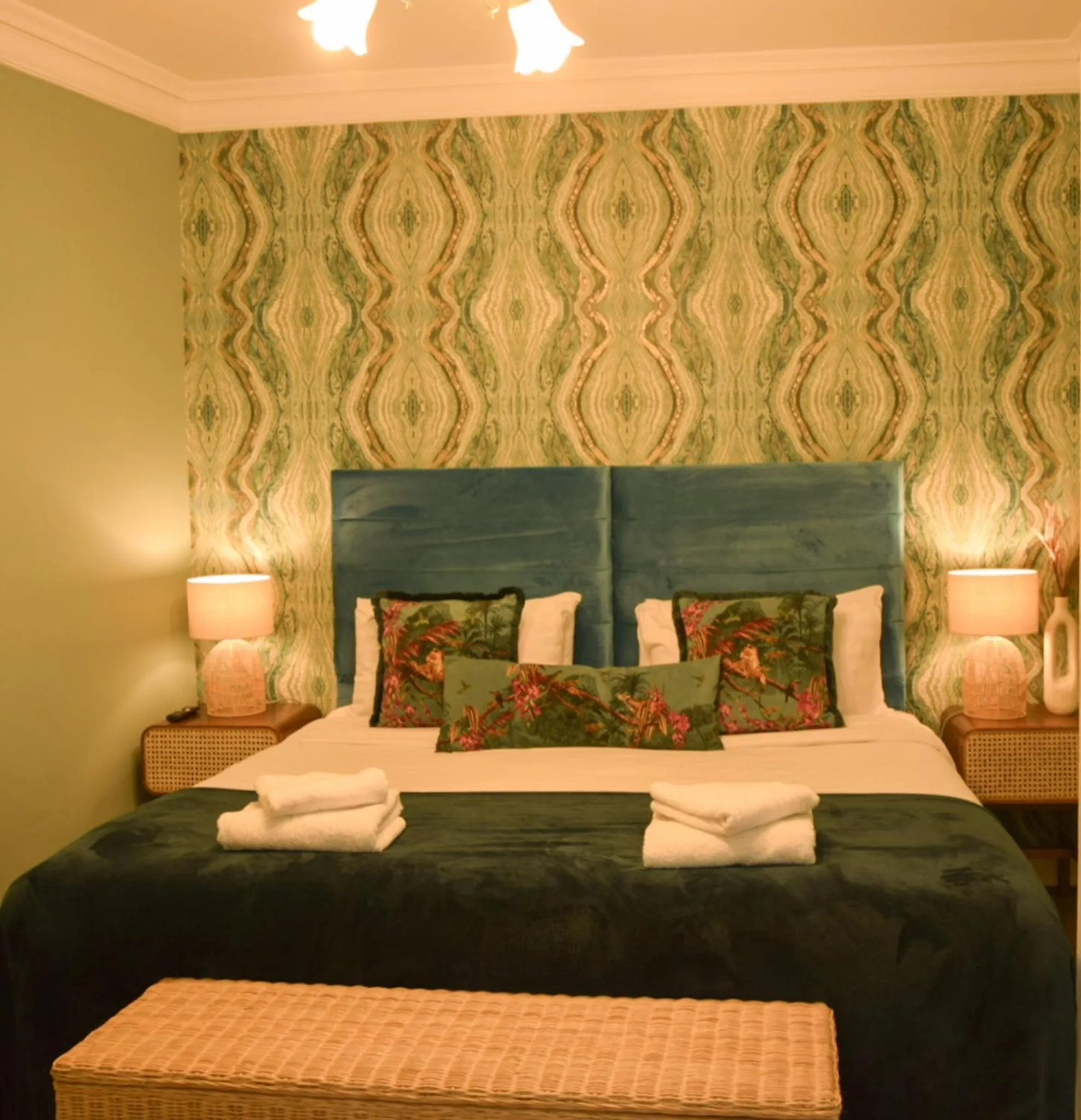 Photo of the whole room, Bed in Avoca House