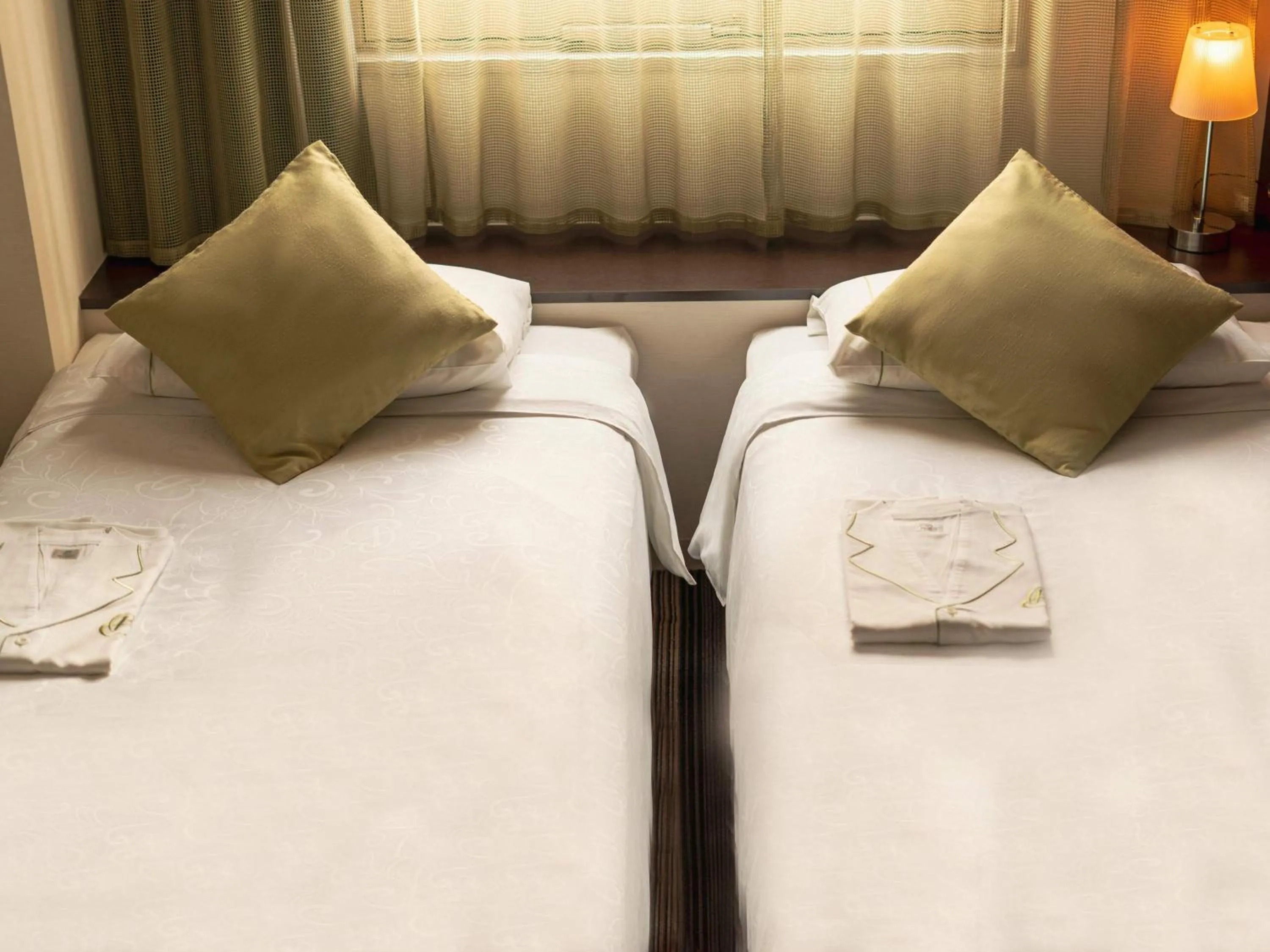 Photo of the whole room, Bed in Hotel Brighton City Osaka Kitahama