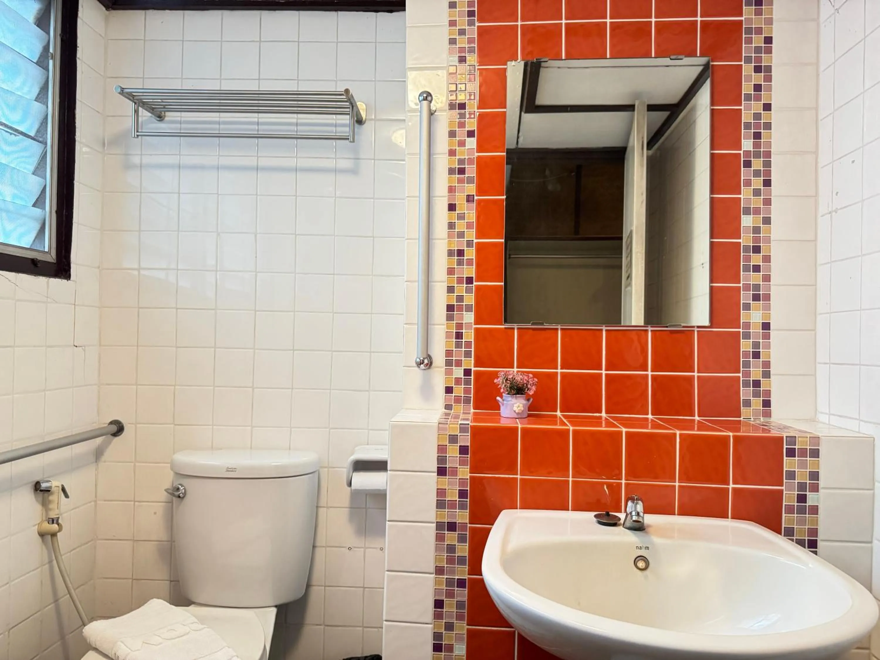 Bathroom in Lai Thai Guest House