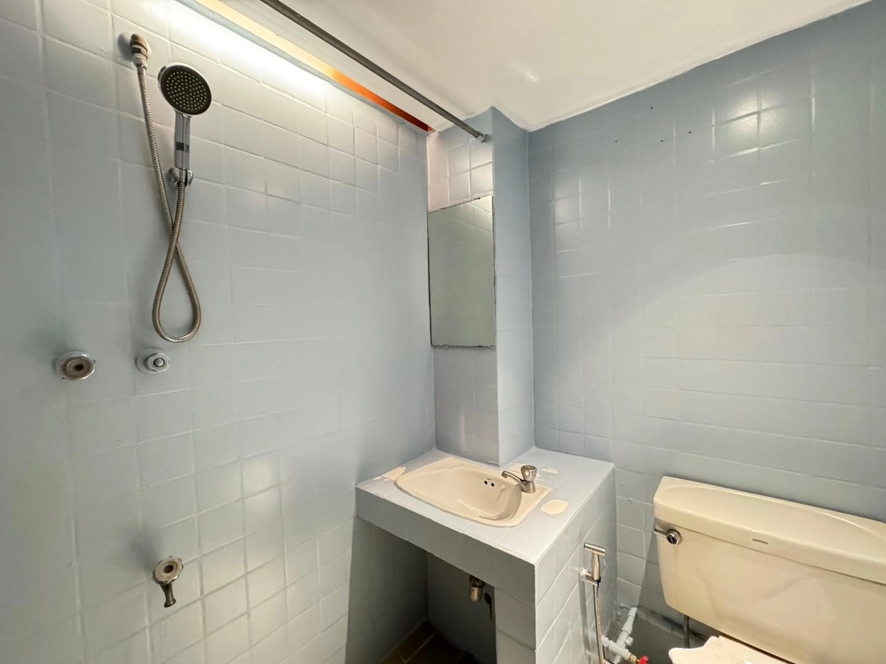 Bathroom in Lai Thai Guest House