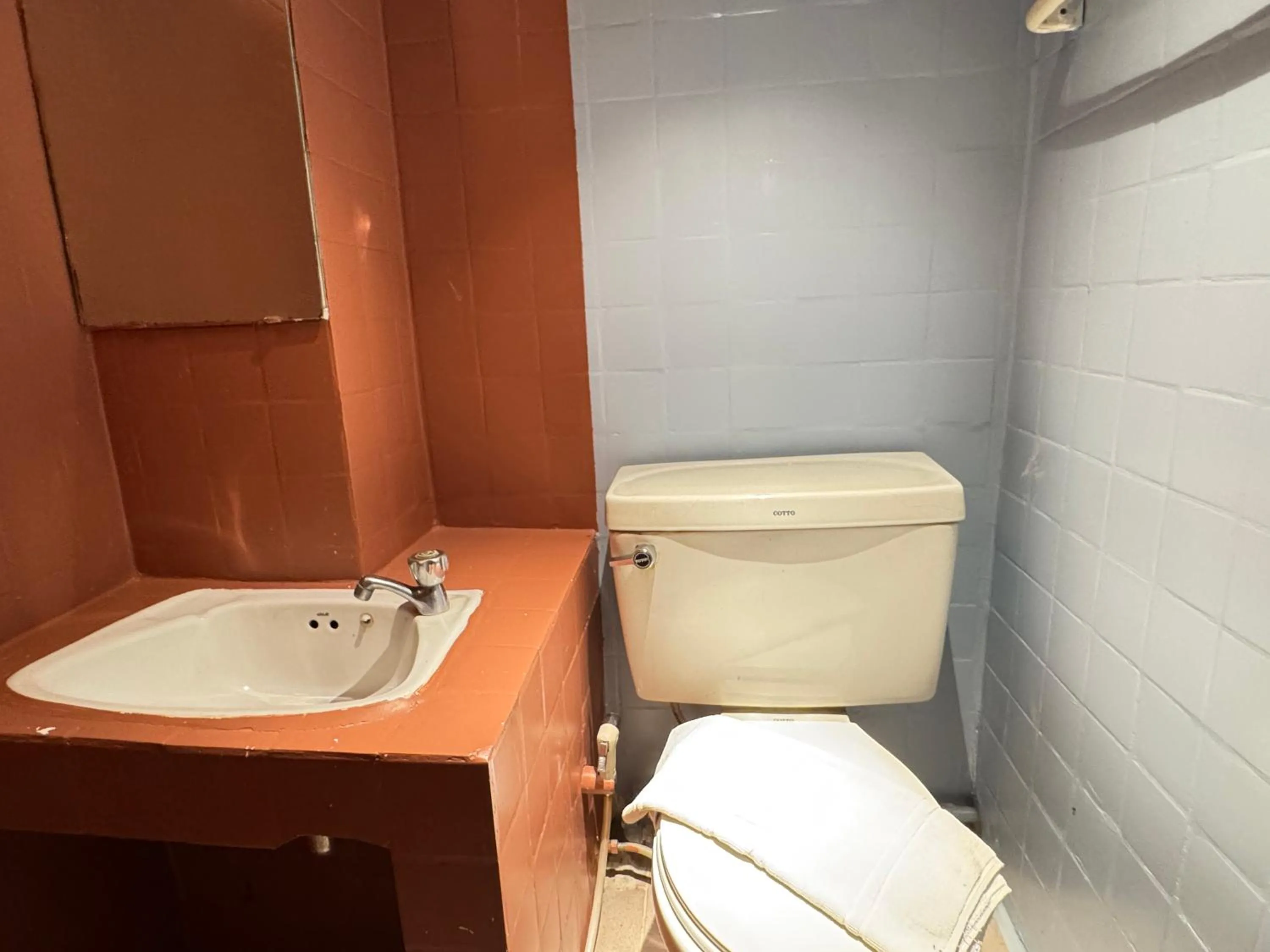 Bathroom in Lai Thai Guest House