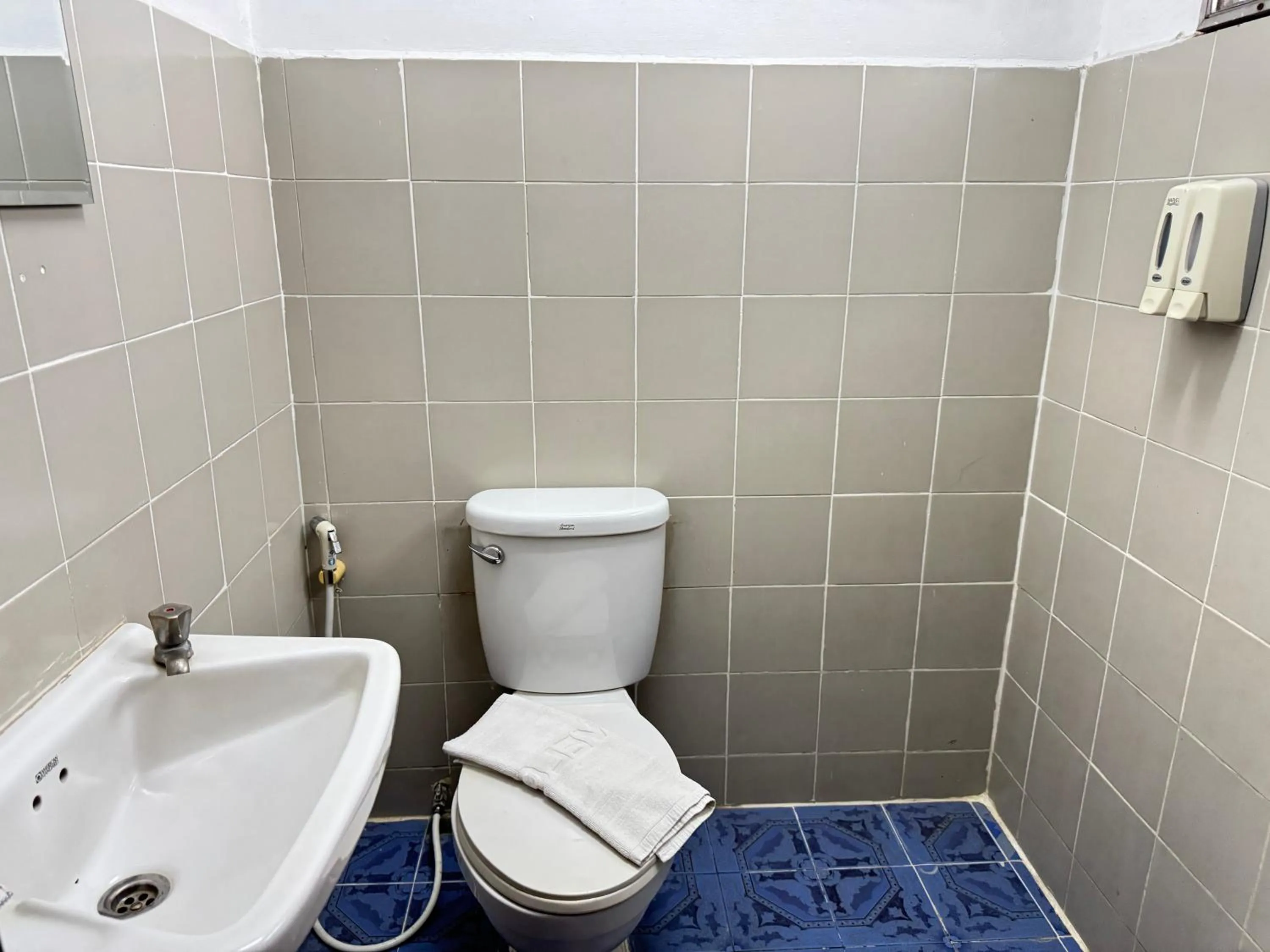 Bathroom in Lai Thai Guest House