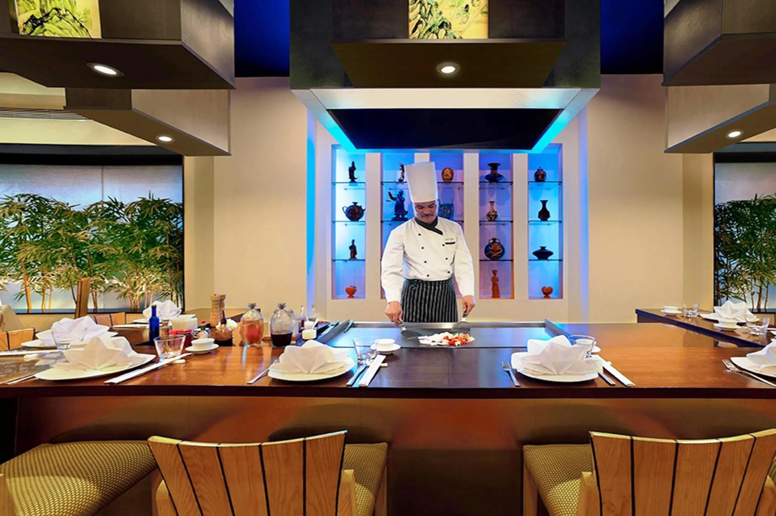 Restaurant/places to eat in Radha Regent, Chennai