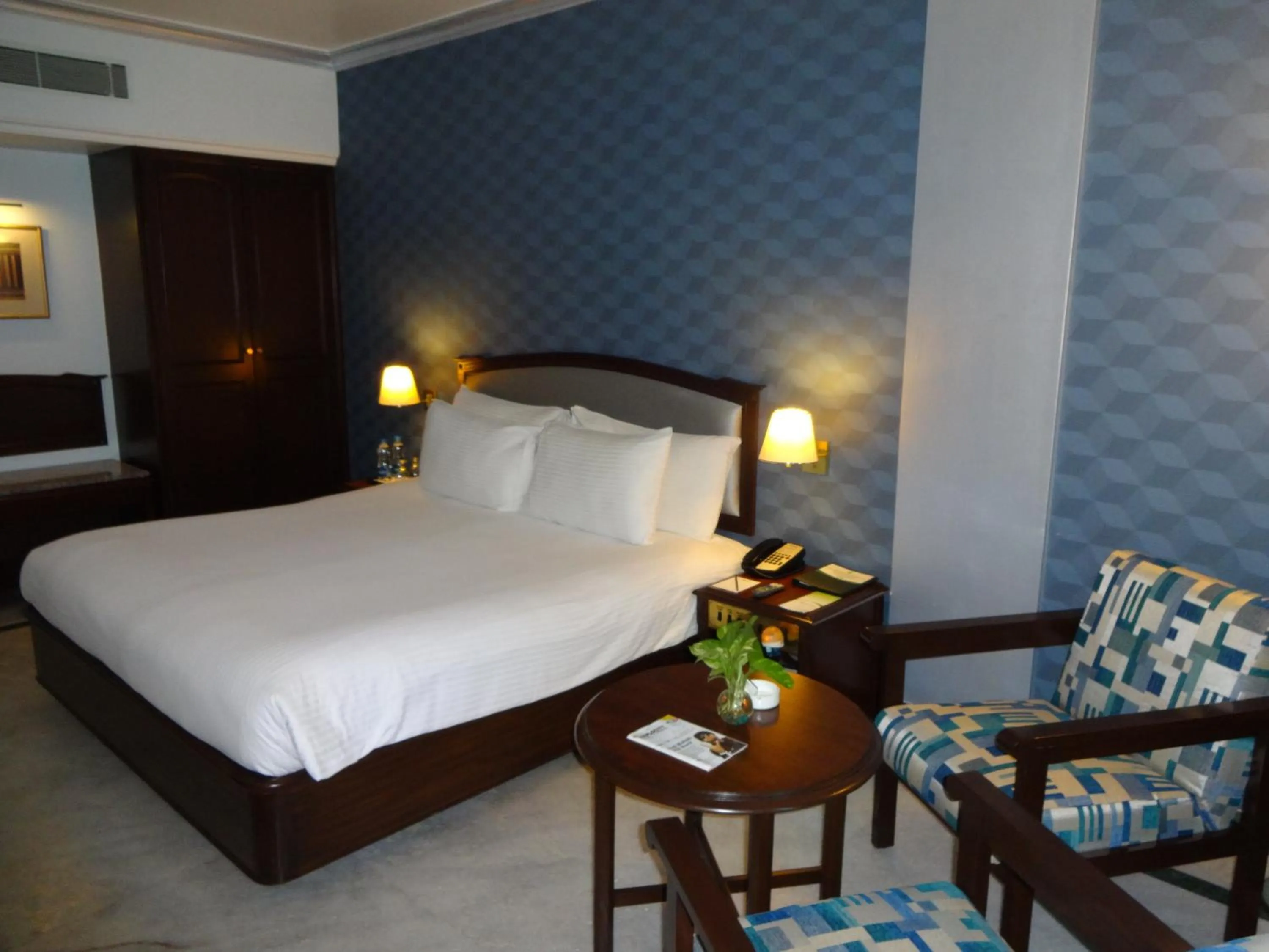 Photo of the whole room, Bed in Radha Regent, Chennai