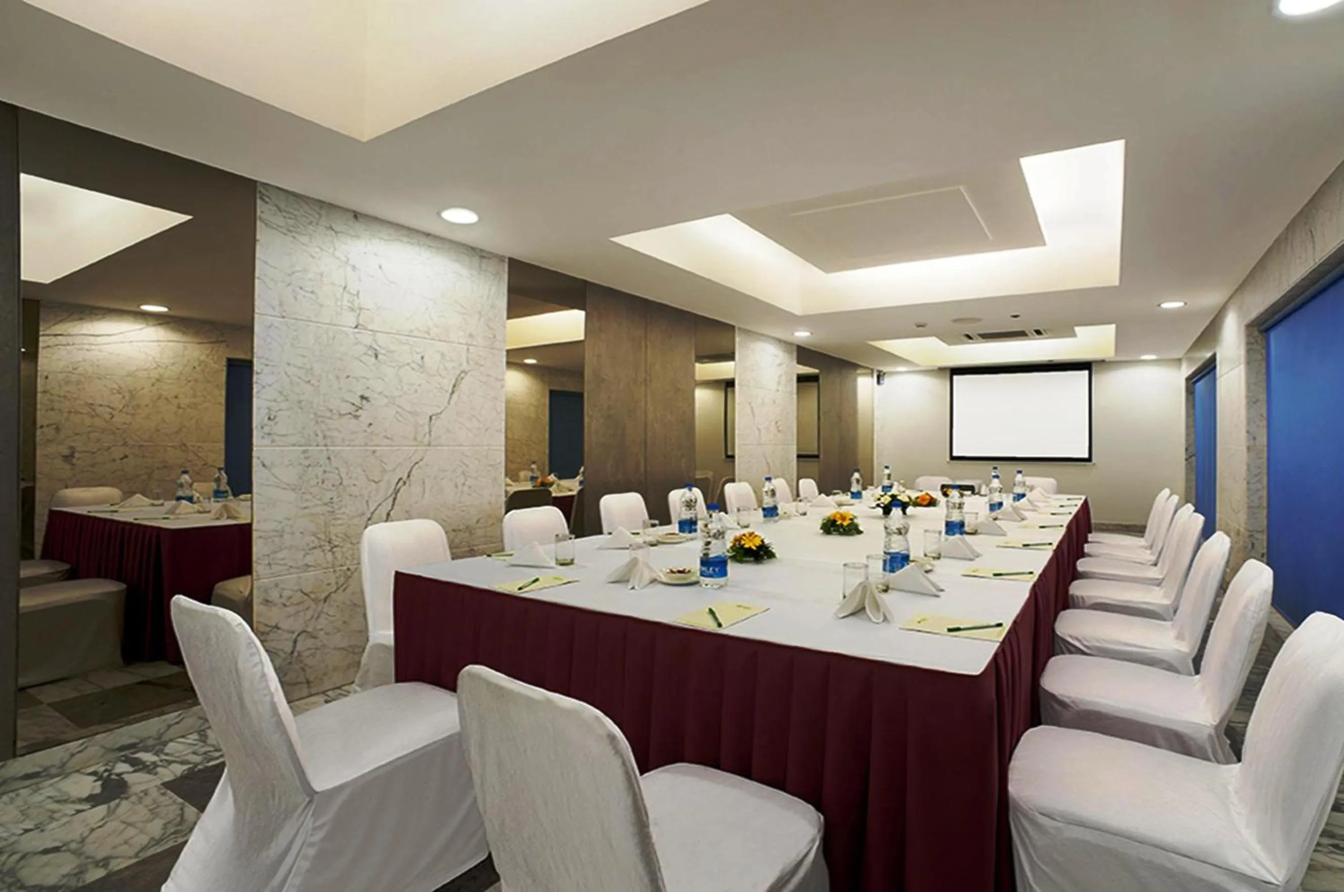 Banquet/Function facilities in Radha Regent, Chennai
