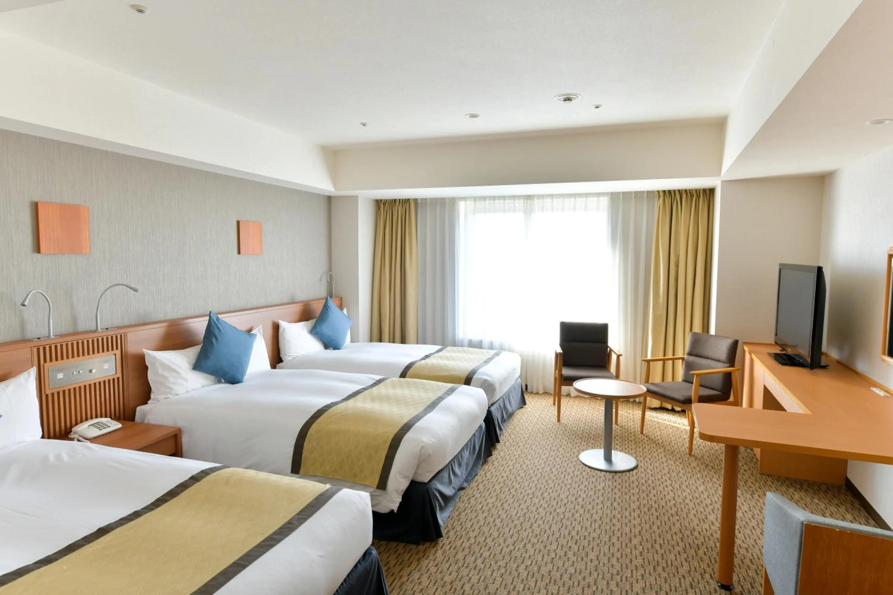 Photo of the whole room, Bed in Narita Tobu Hotel Airport