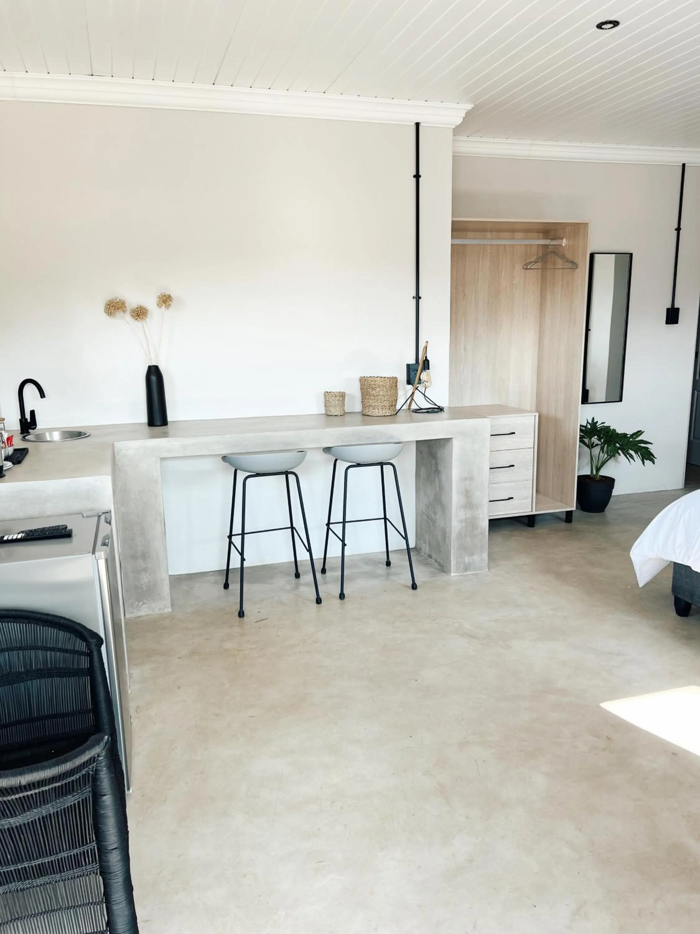 hair dresser in Lighthouse Guesthouse & Cafe