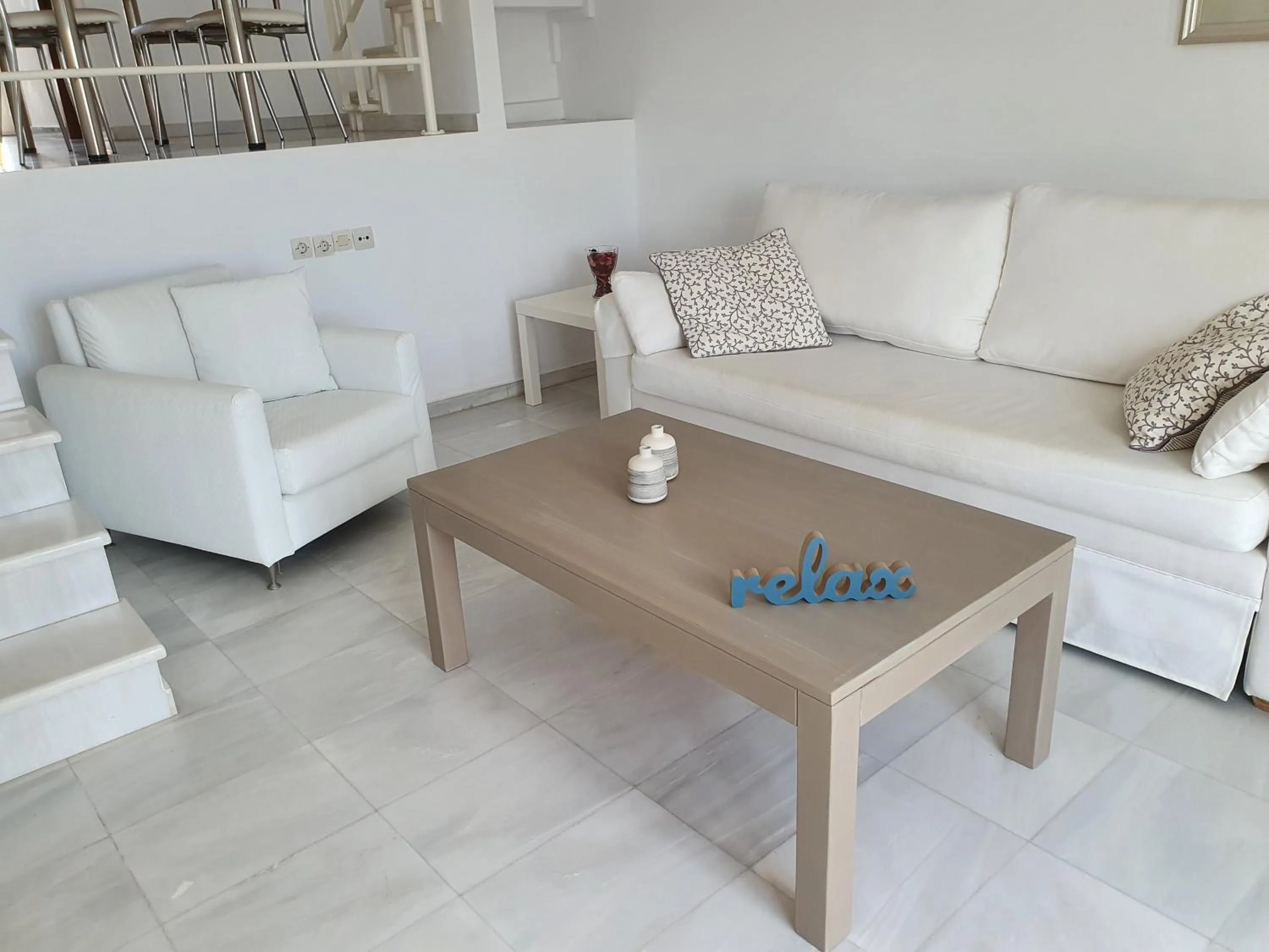 Seating area in Elizabeth Suites