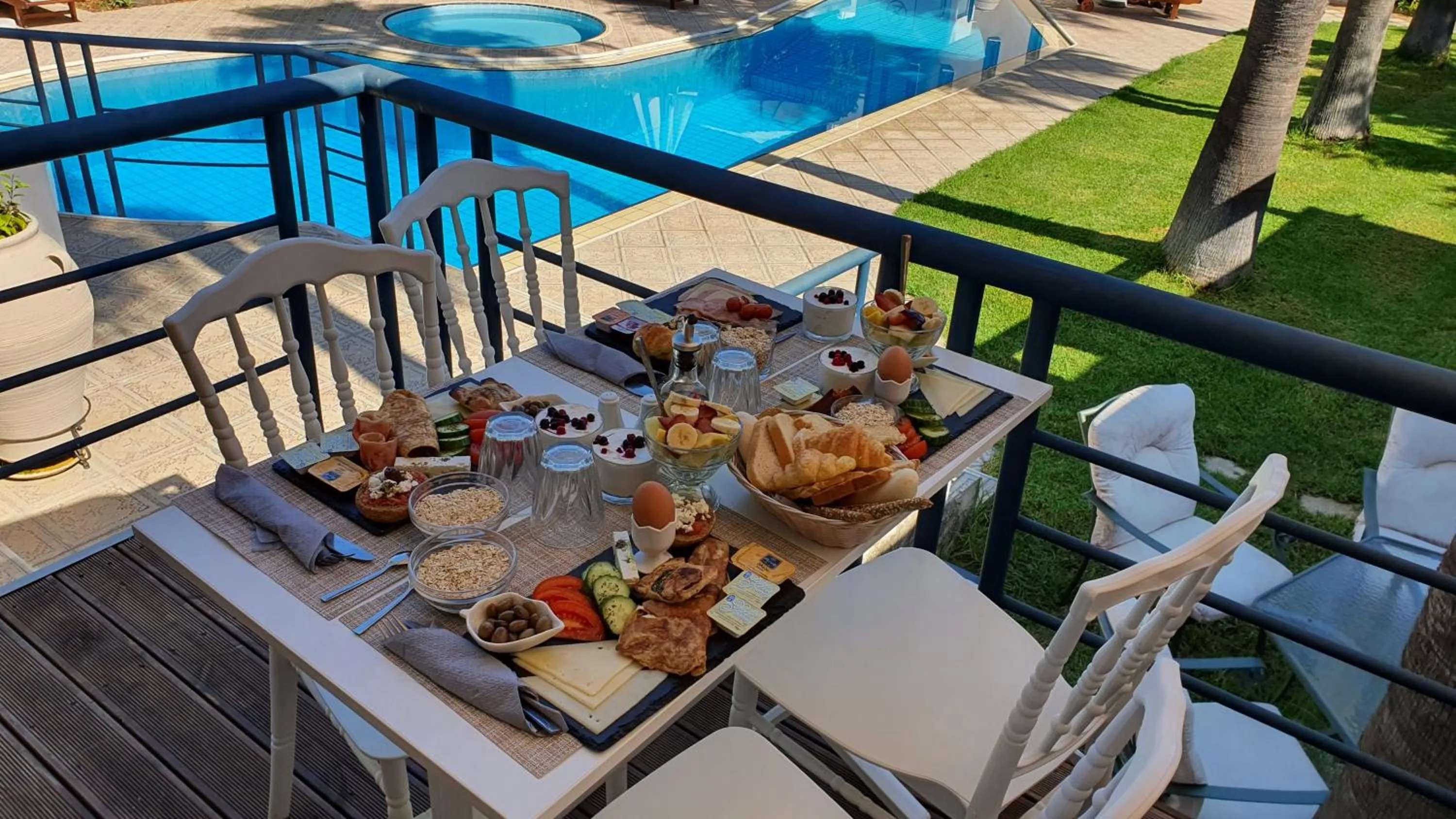 Food and drinks in Elizabeth Suites