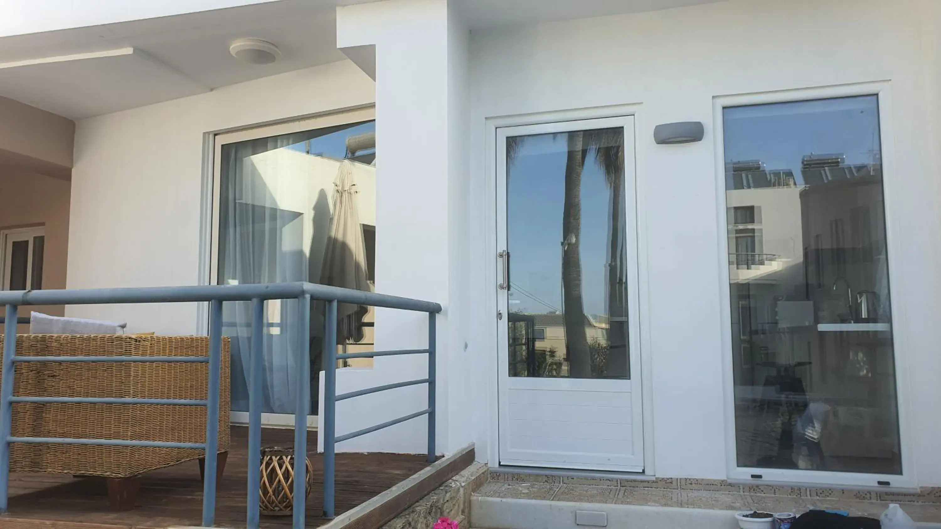 Two-Bedroom Apartment in Elizabeth Suites Two-Bedroom Apartment in Elizabeth Suites