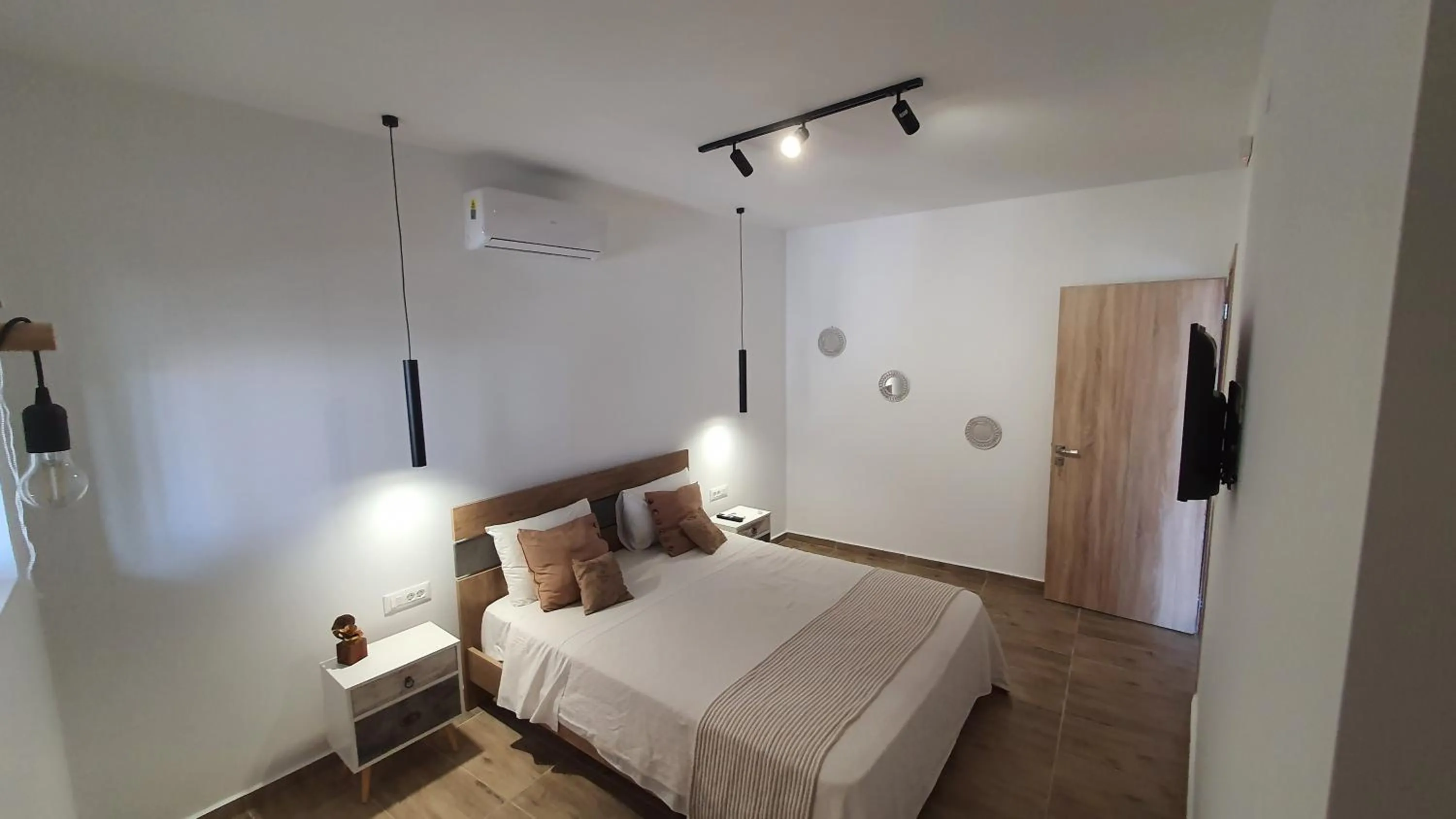 Bed in Elizabeth Suites