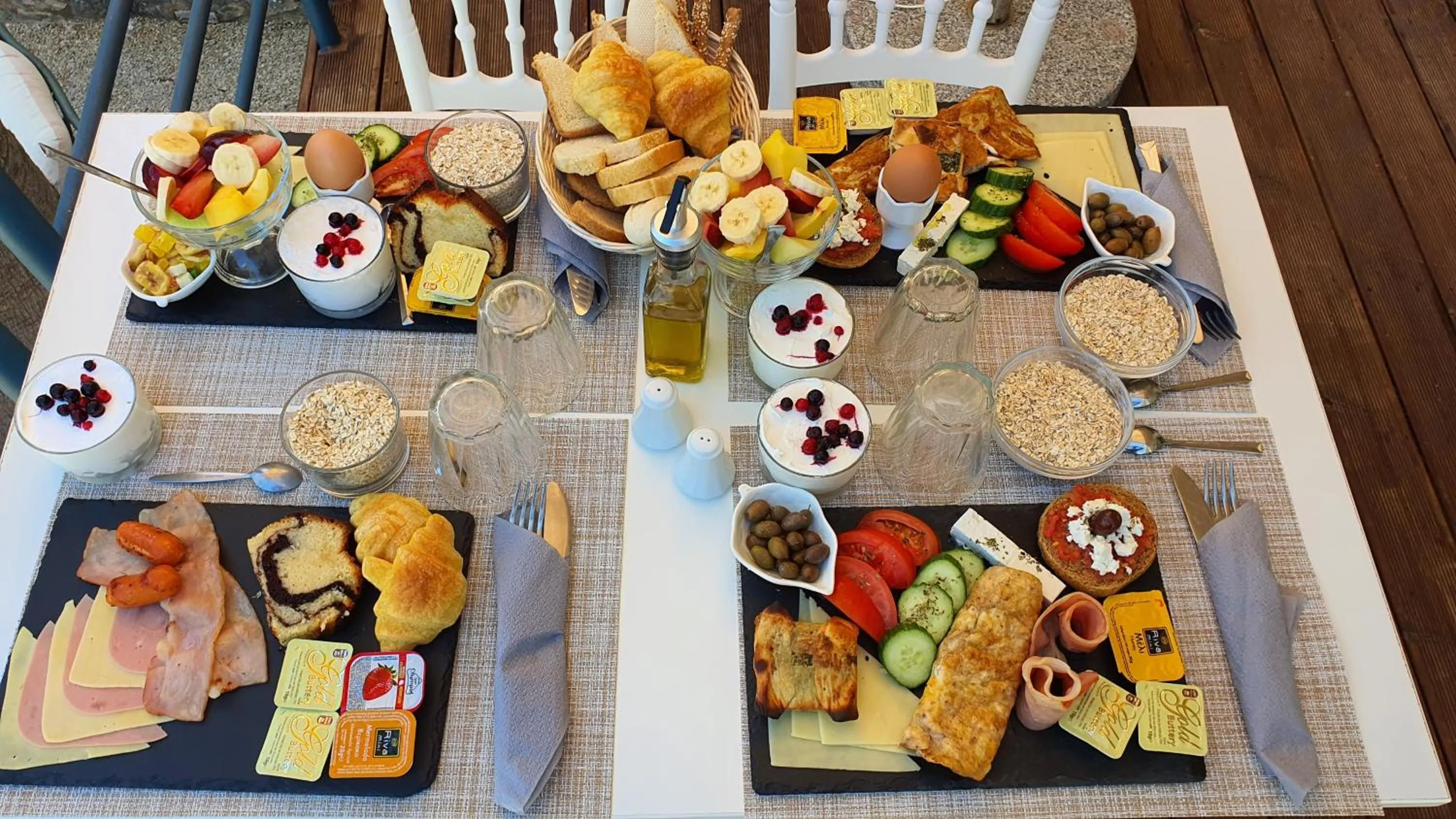 Food and drinks in Elizabeth Suites