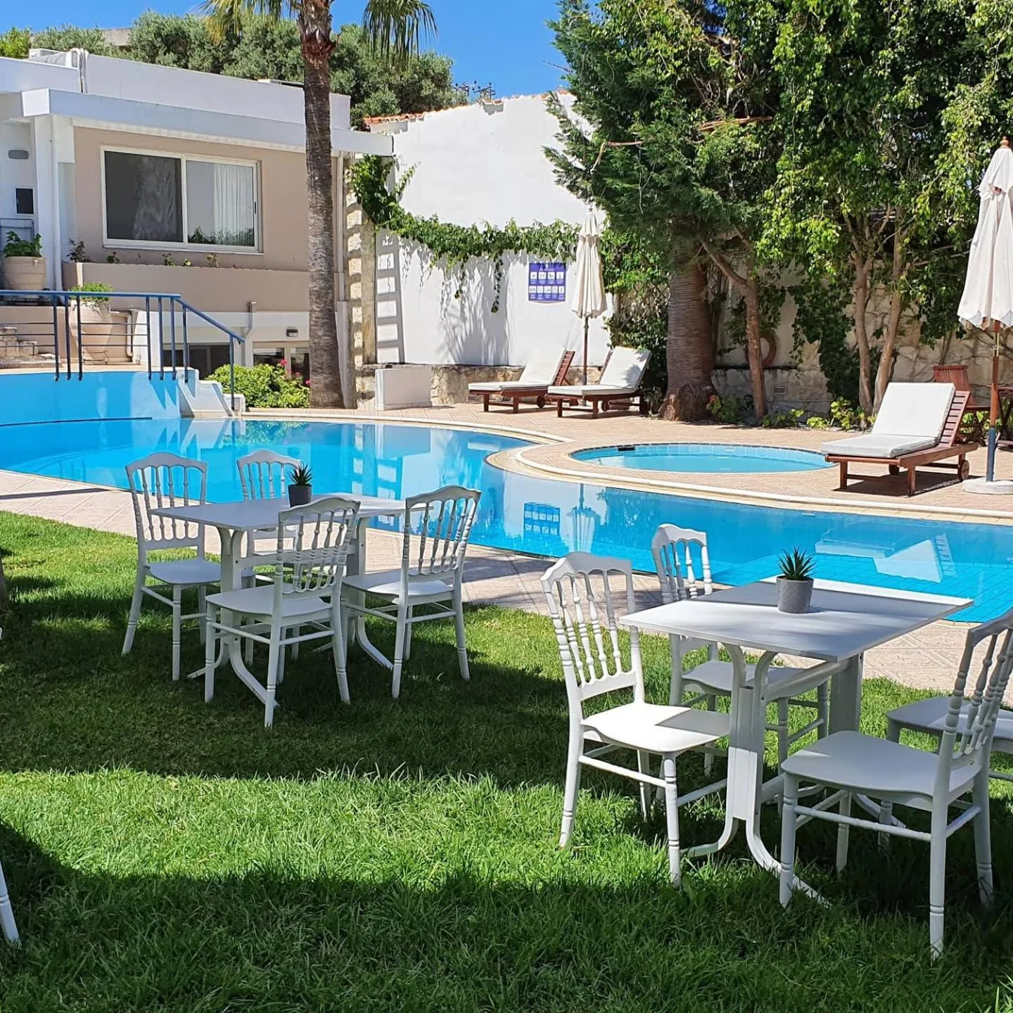 Property building in Elizabeth Suites