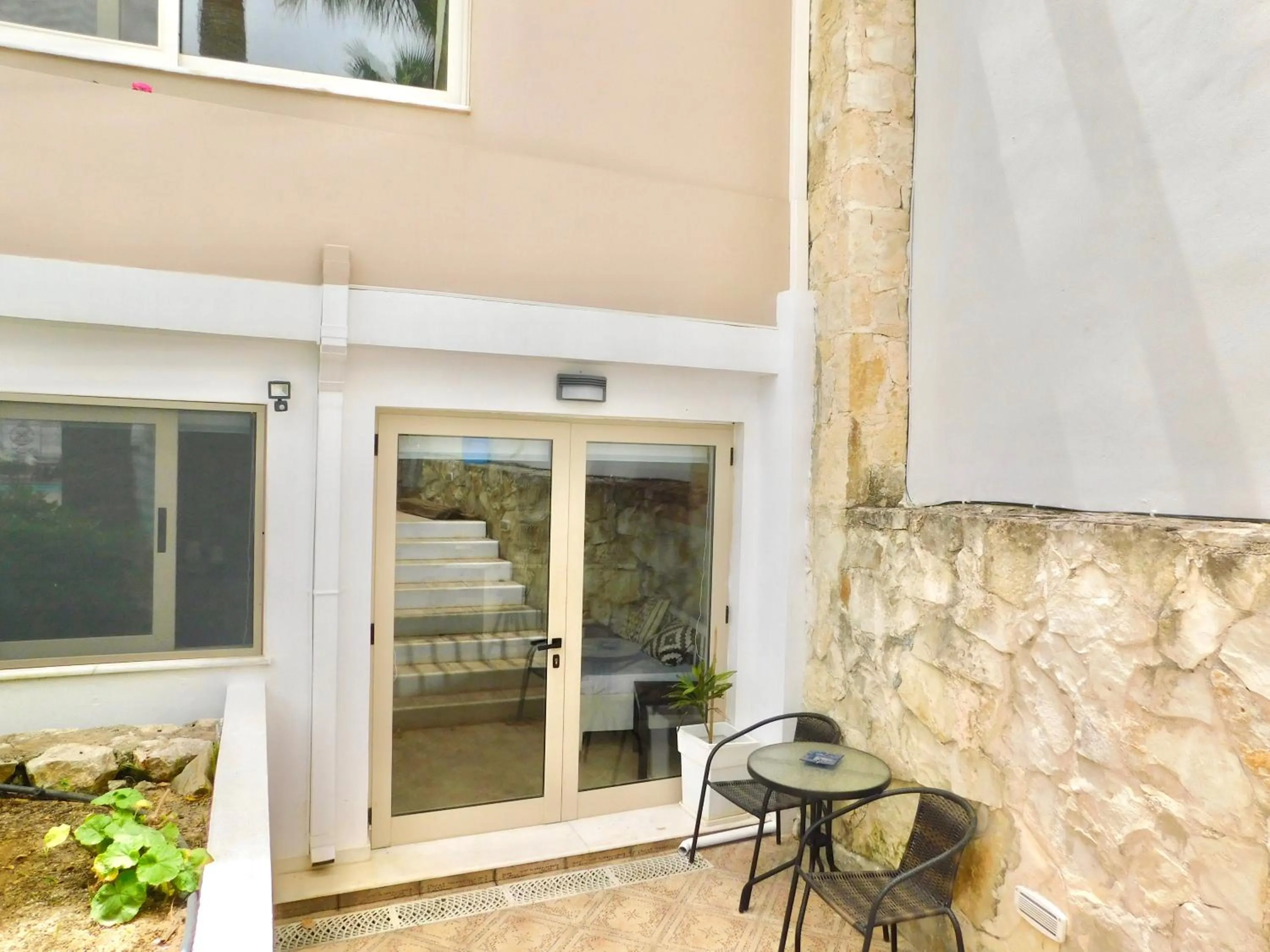 Patio in Elizabeth Suites