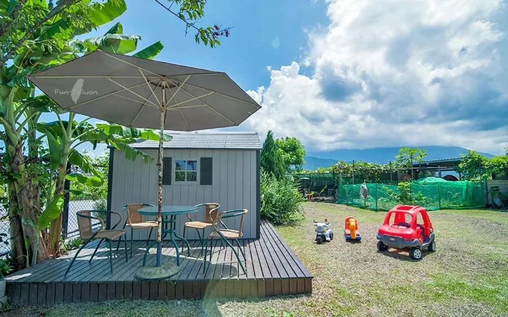 Children play ground in A bluegrass music