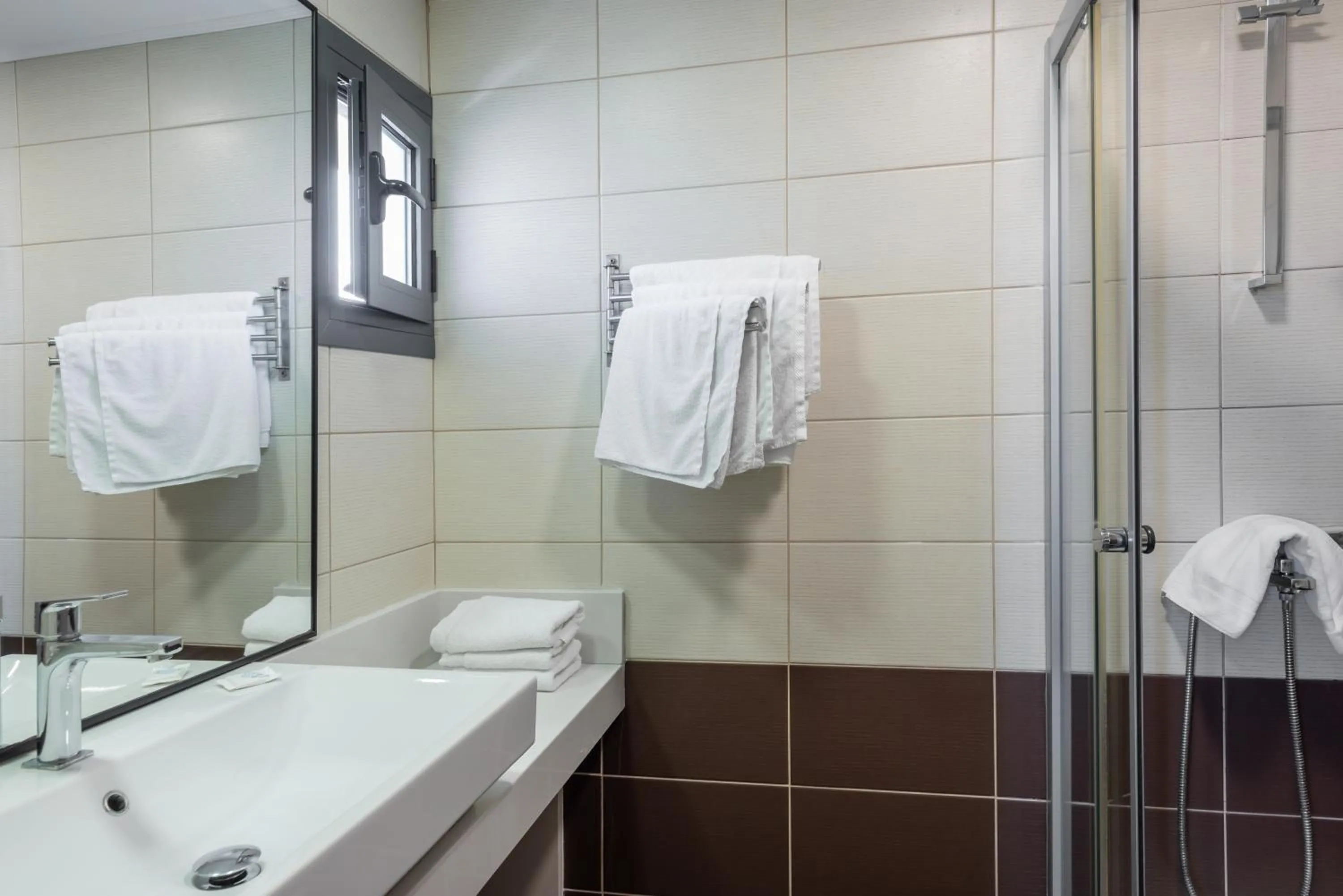 Bathroom in Iraklion Hotel