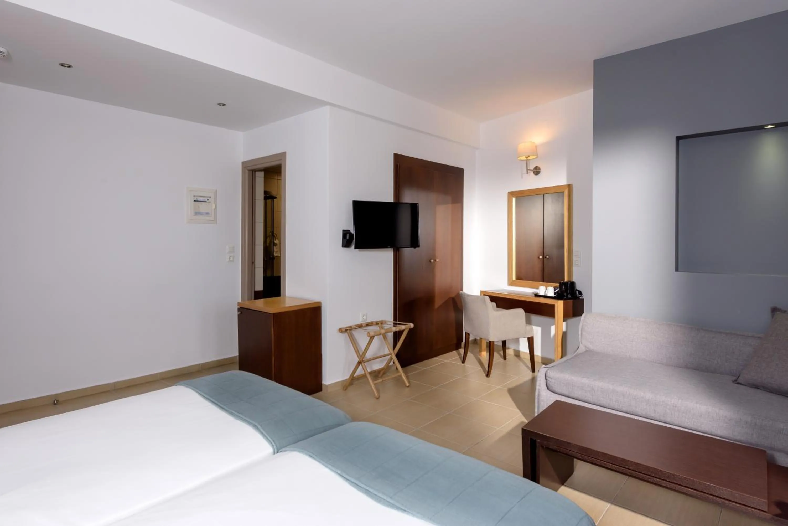 Bedroom, Bed in Iraklion Hotel