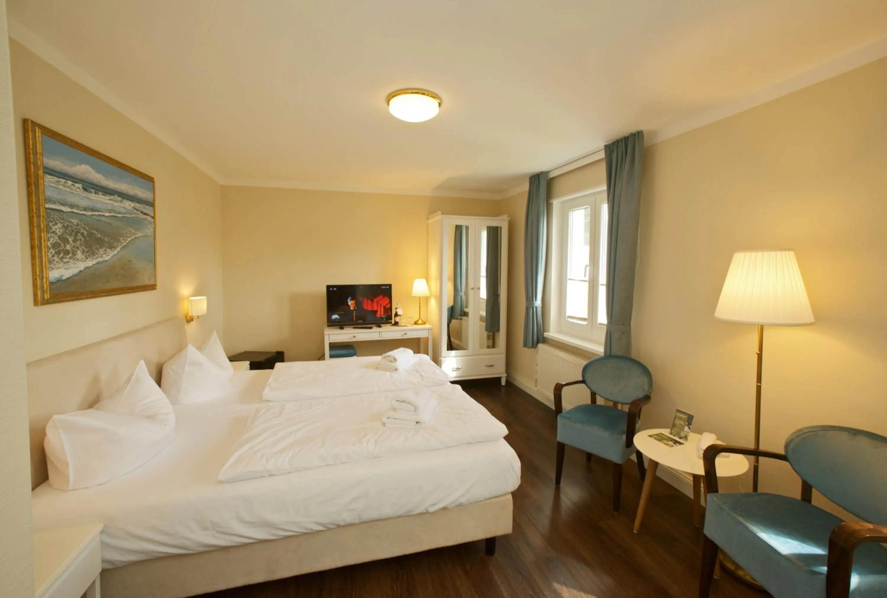Photo of the whole room, Bed in Panorama Hotel Lohme