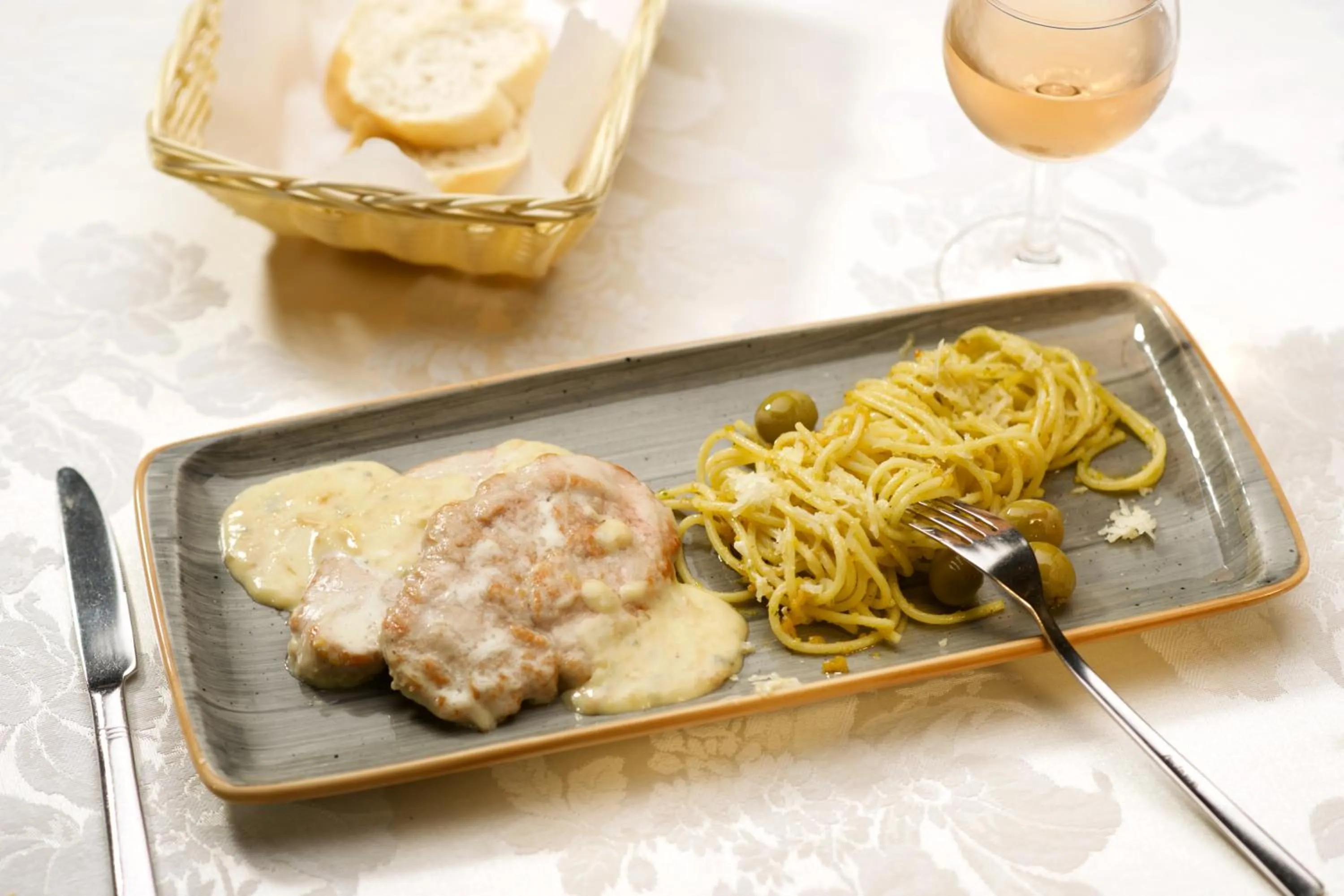 Food and drinks in Panorama Hotel Lohme