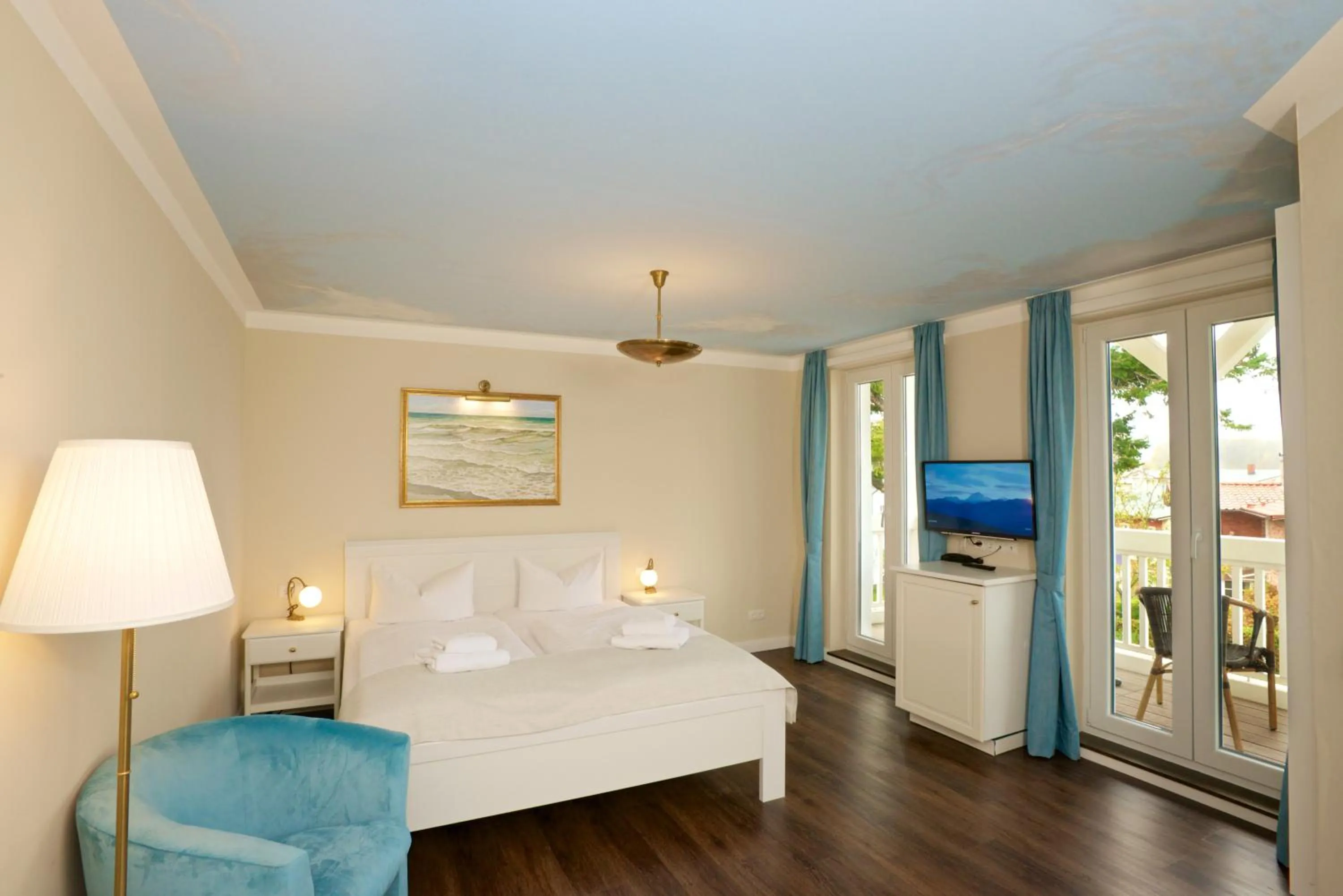 Photo of the whole room, Bed in Panorama Hotel Lohme