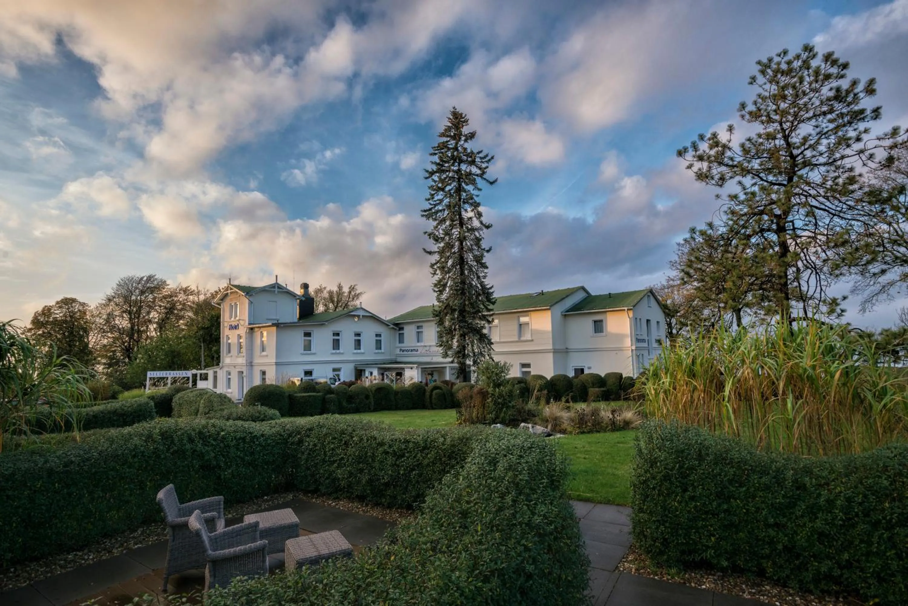 Facade/entrance in Panorama Hotel Lohme