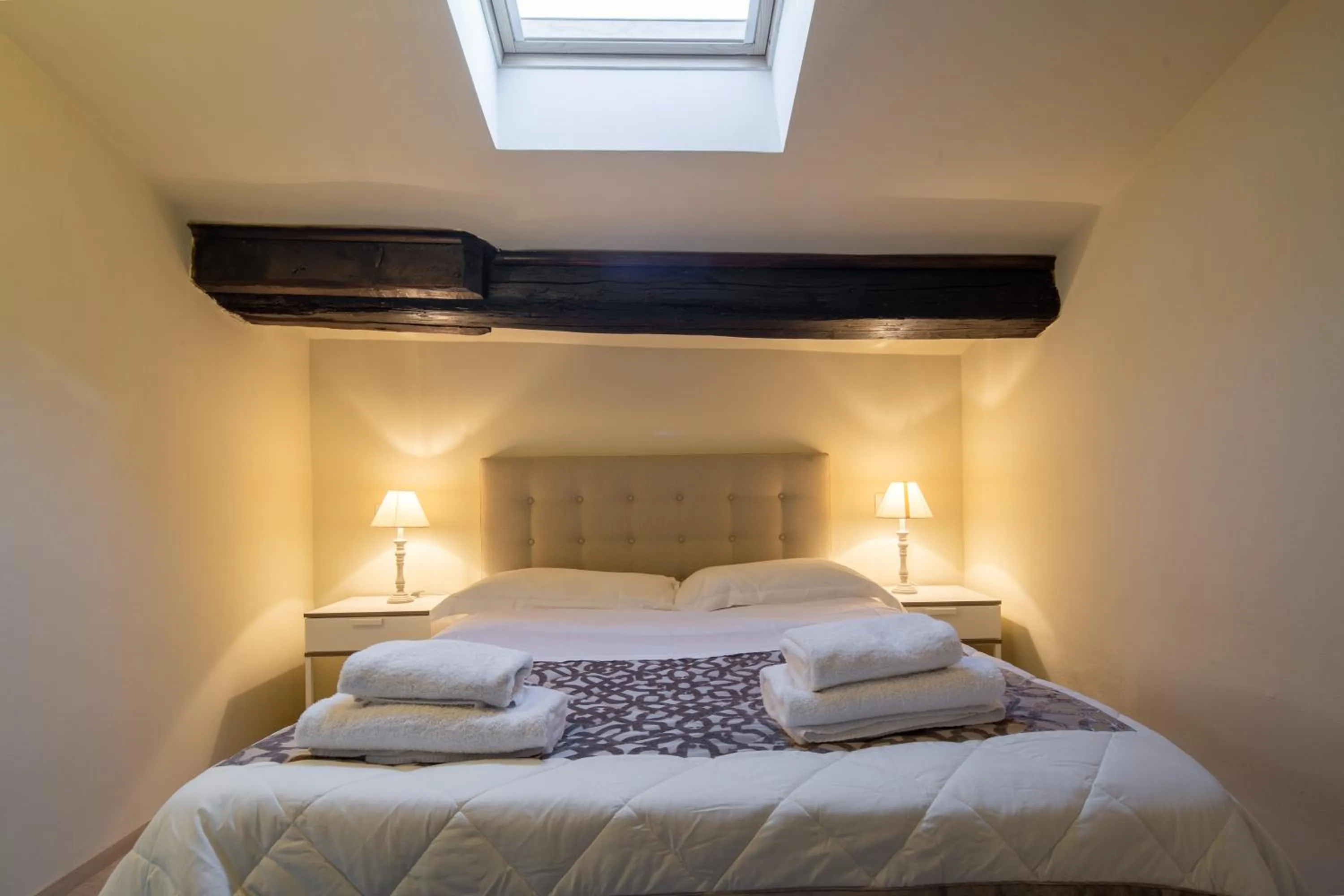 Bed in Duomo Apartments by Mmega