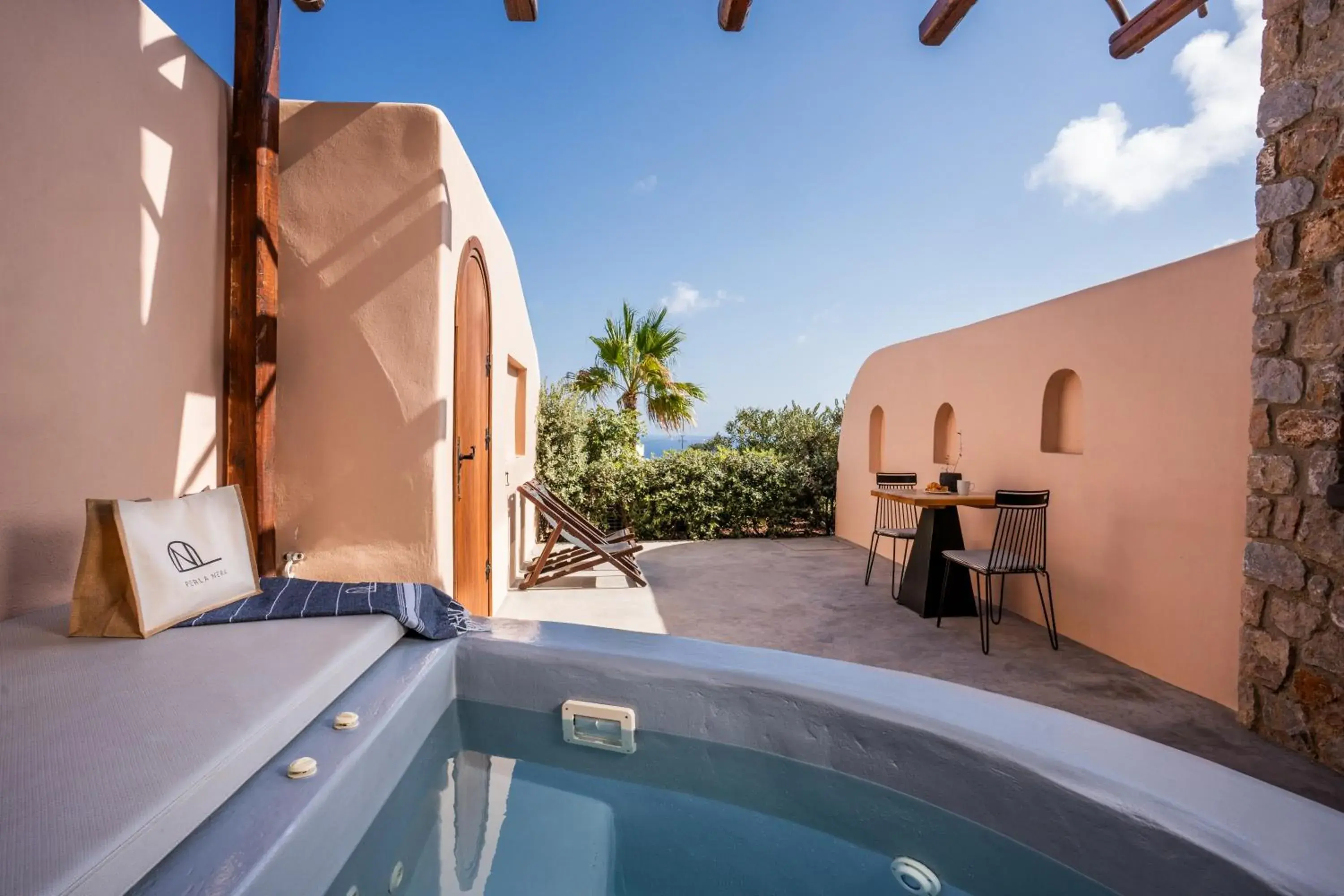 Standard Room with Sea View and Jetted Tub in Perla Nera Suites Standard Room with Sea View and Jetted Tub in Perla Nera Suites