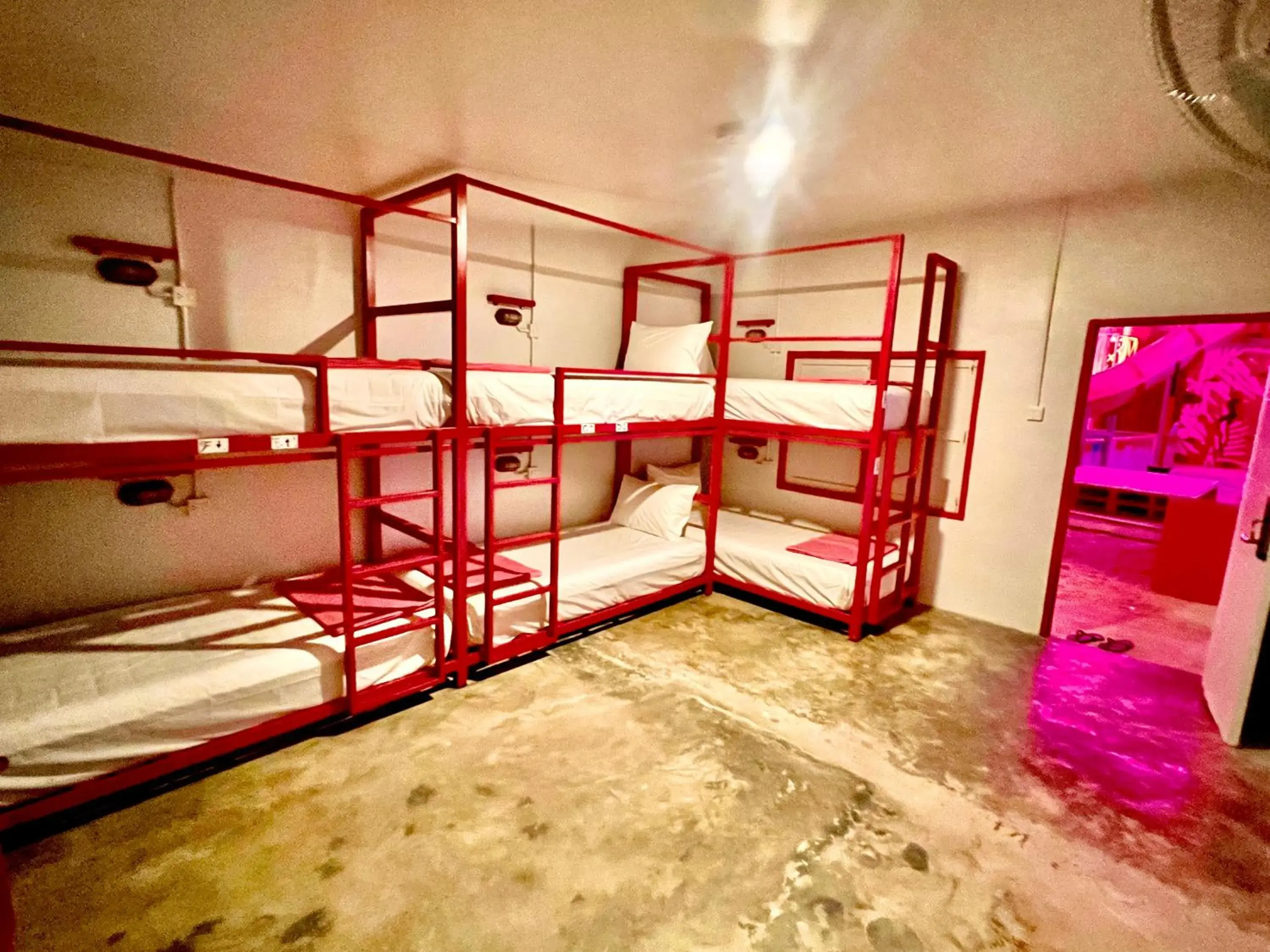 Bed in 6-Bed Mixed Dormitory Room in Slumber Party Krabi Bed in 6-Bed Mixed Dormitory Room in Slumber Party Krabi