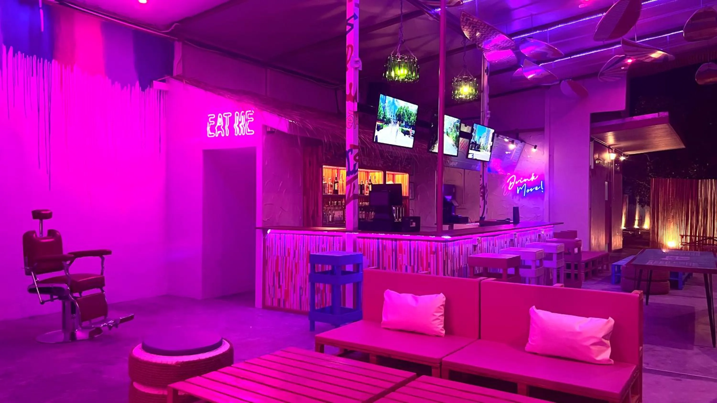 Lounge or bar in Slumber Party Krabi