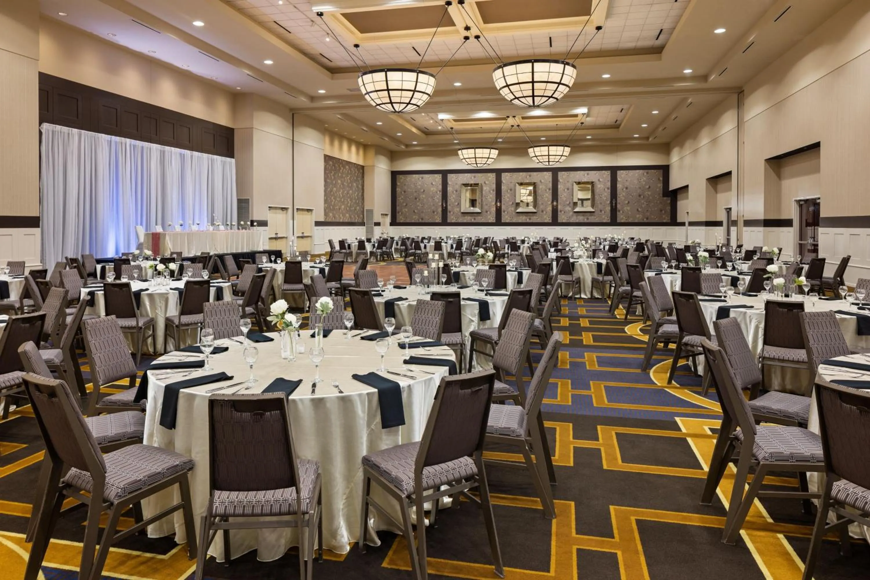 Meeting/conference room in Sheraton Overland Park Hotel at the Convention Center