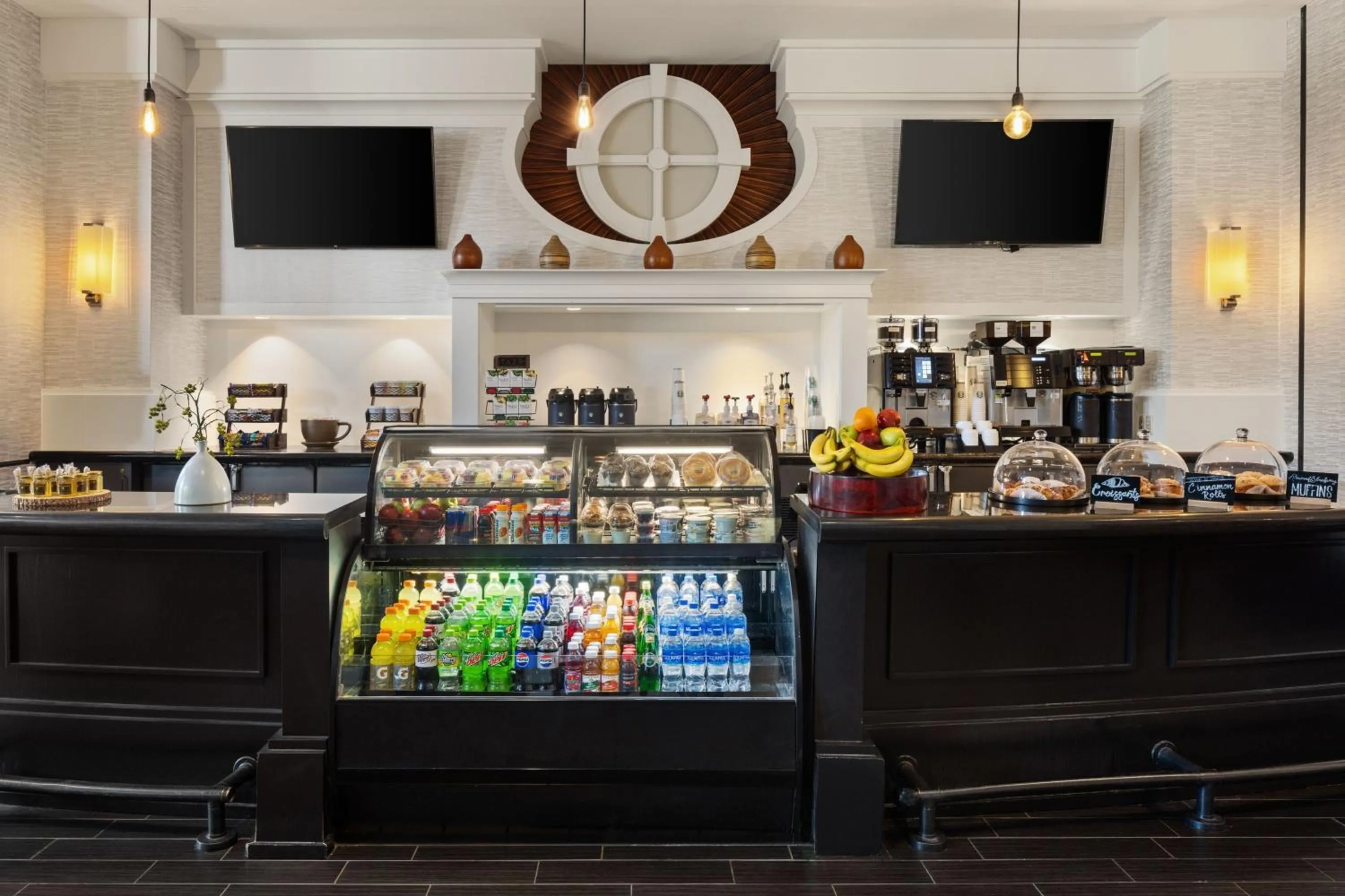 Restaurant/places to eat in Sheraton Overland Park Hotel at the Convention Center