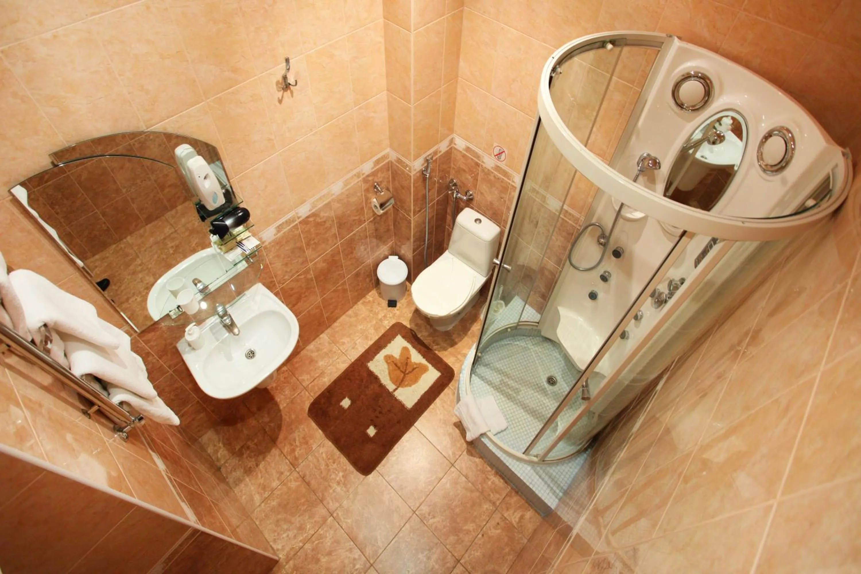 Shower in Ekaterina Hotel