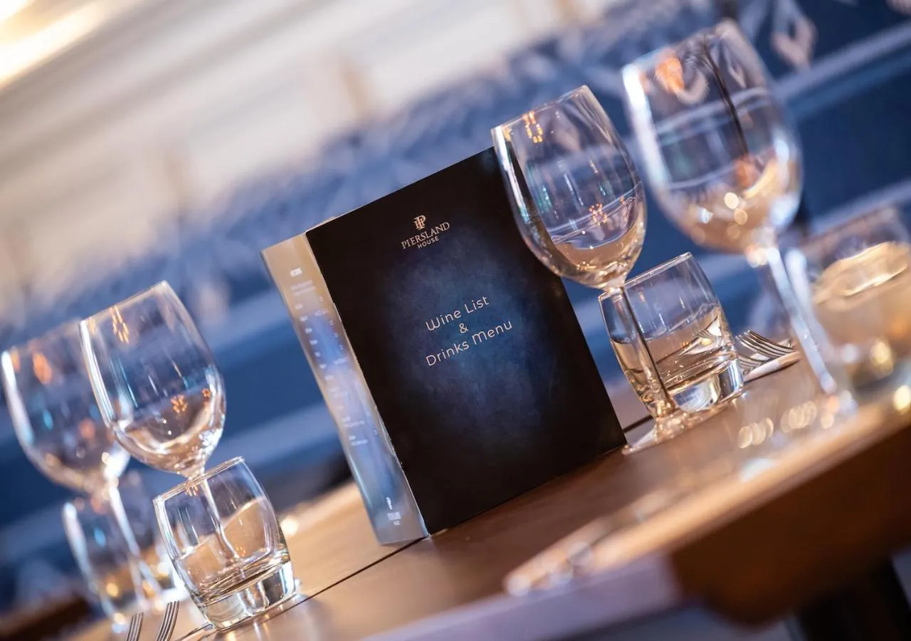 Restaurant/places to eat in Piersland House