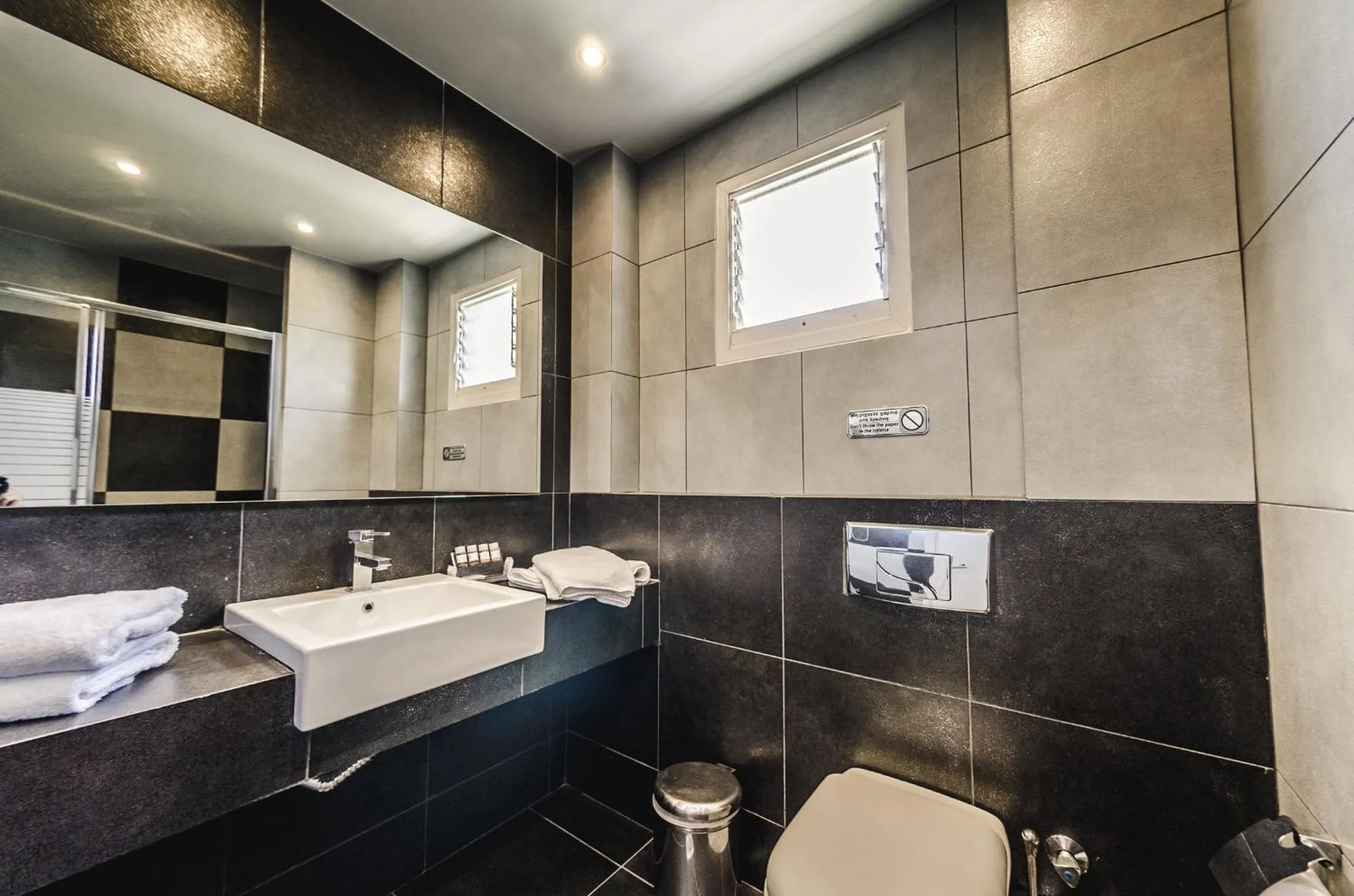 Bathroom in Hotel Nereides