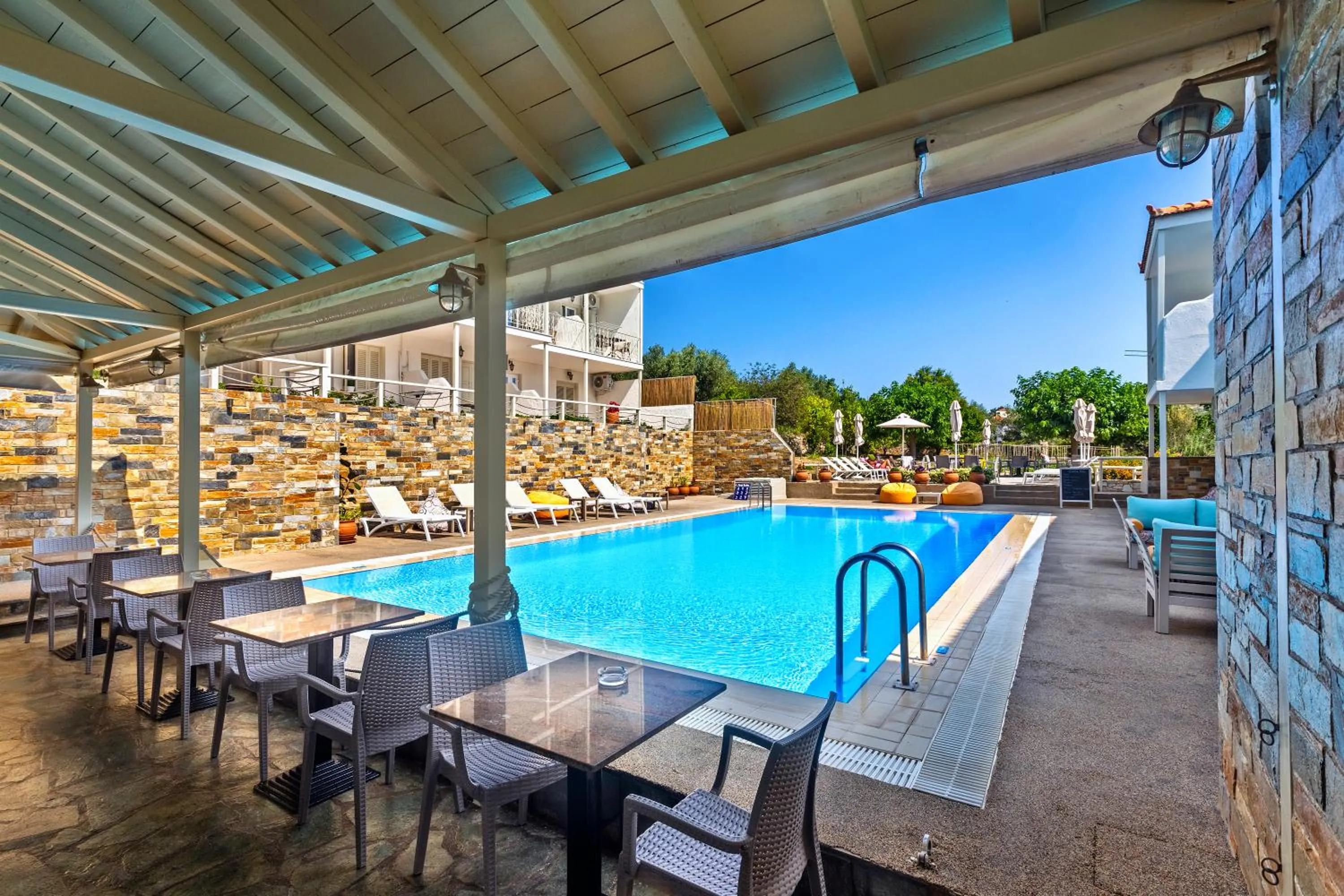 Swimming pool in Hotel Nereides