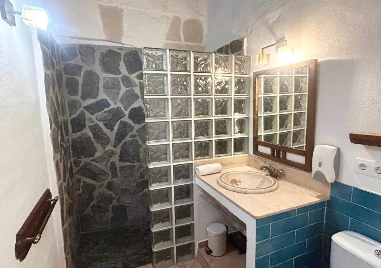 Shower in Agroturismo Matxani Gran