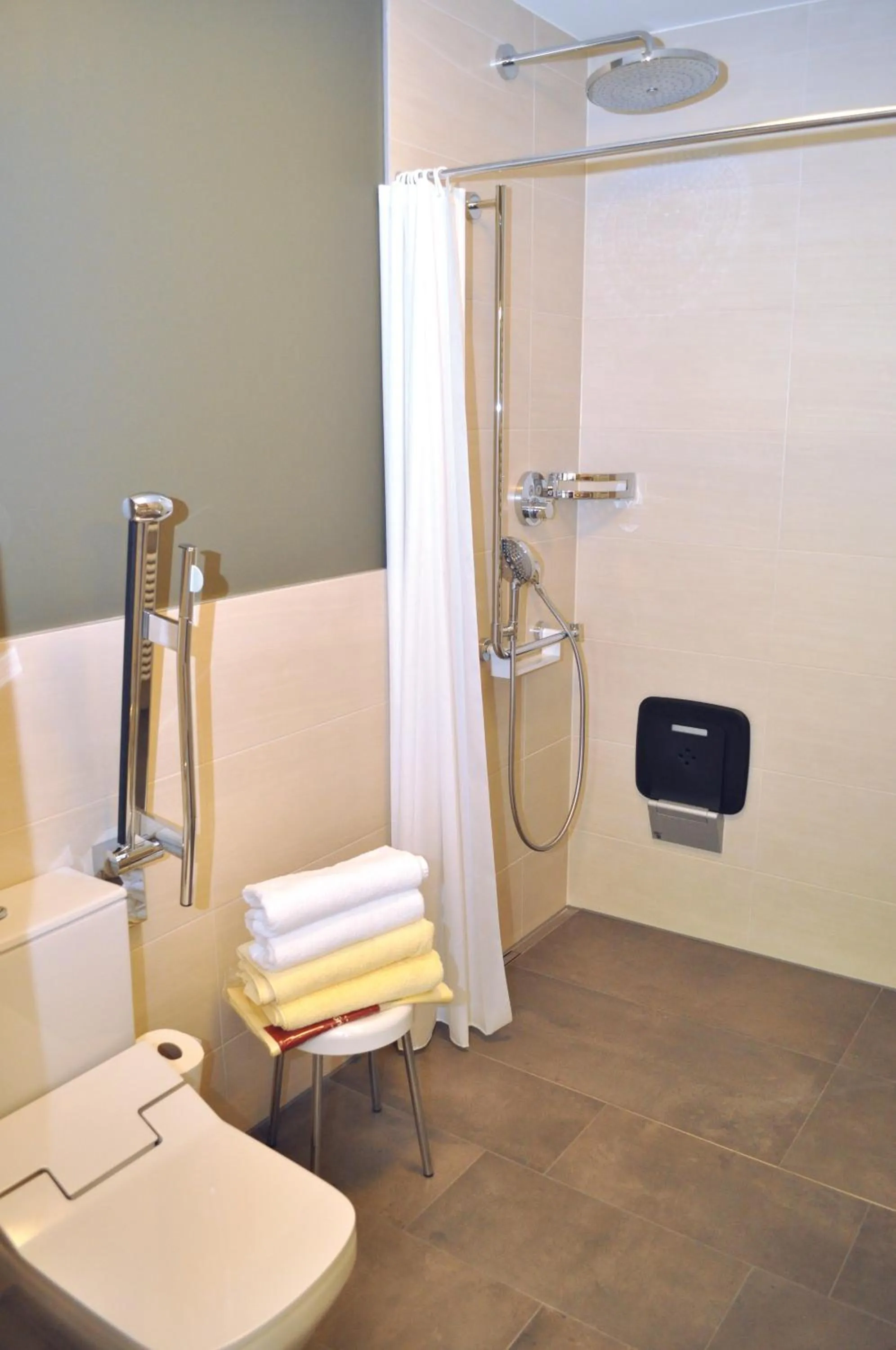 Bathroom in Hotel-Restaurant Grimmingblick