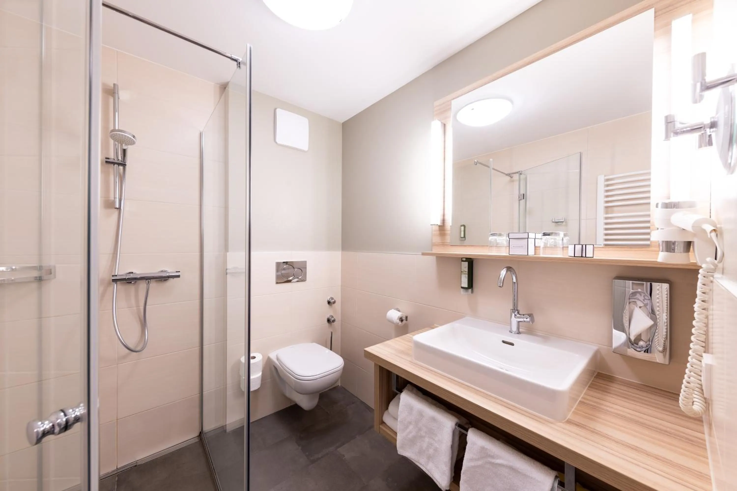 Bathroom in Hotel-Restaurant Grimmingblick