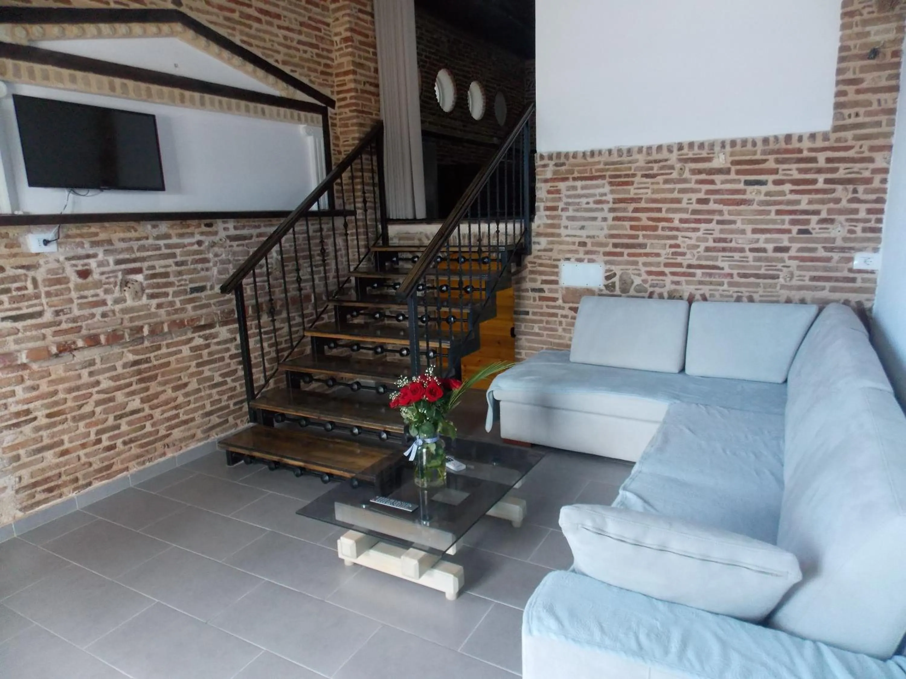 Living room in Sunset Suites