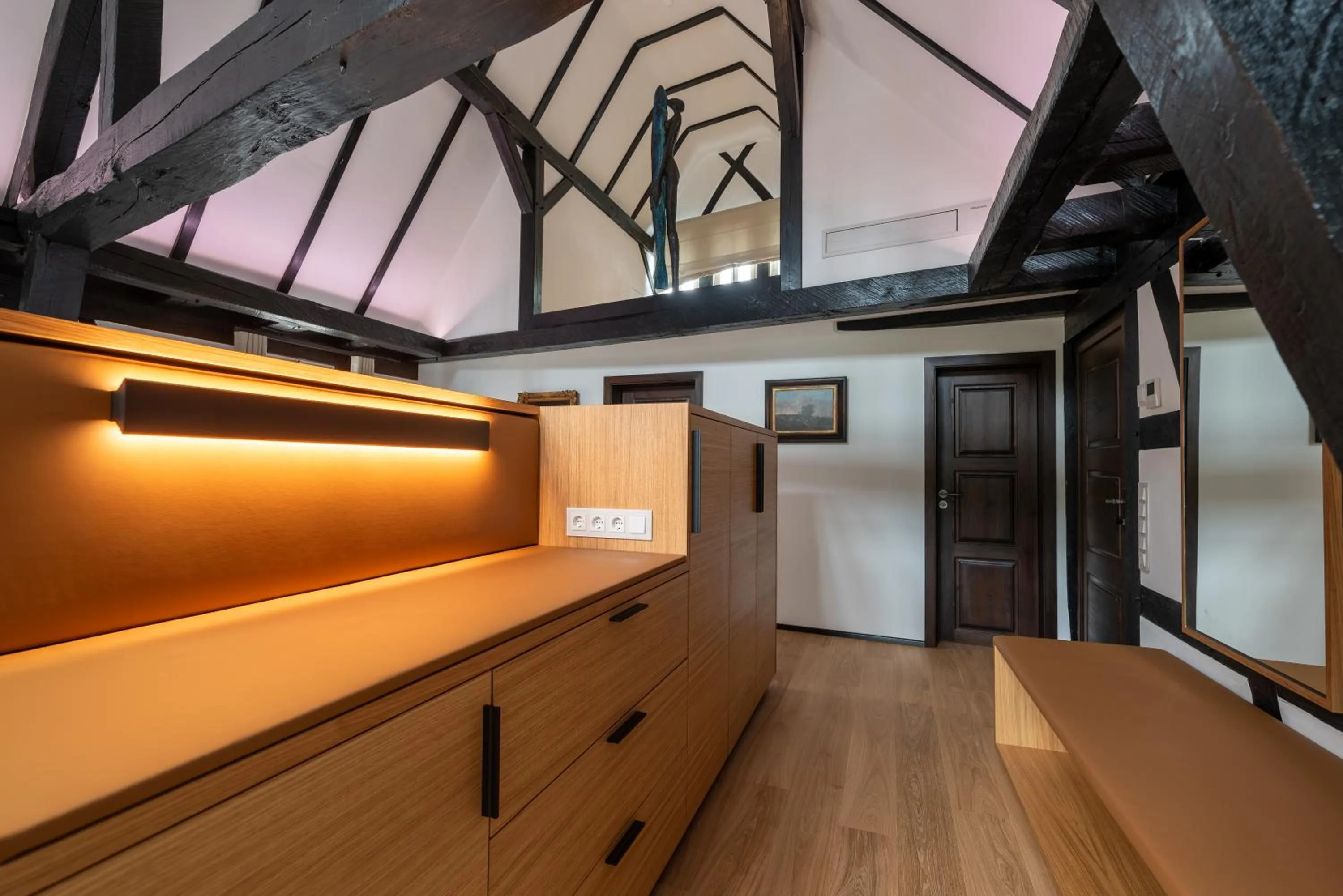 wardrobe in Neumühle Resort & Spa