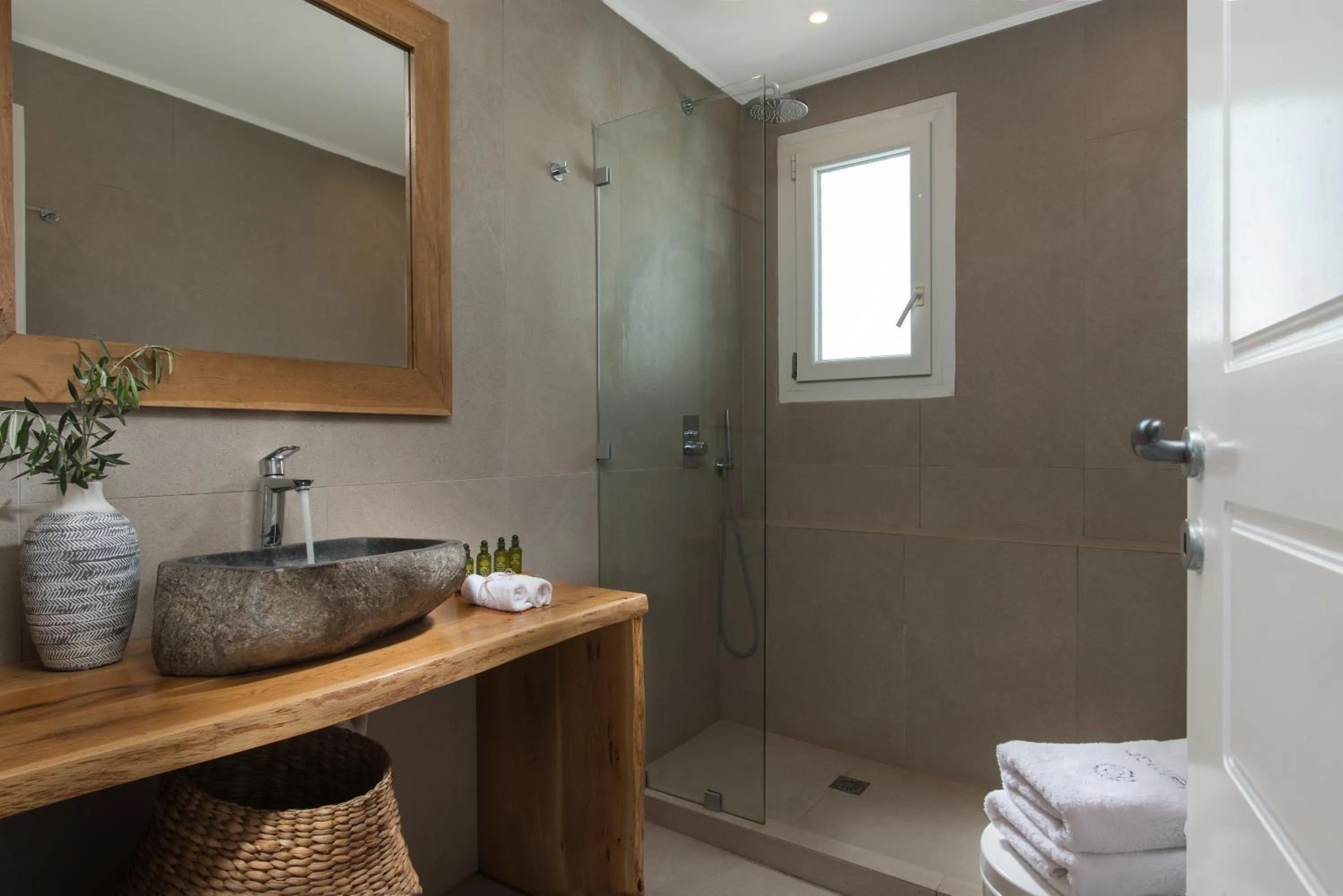 Bathroom in Delmar Apartments & Suites Milos - Delmar Collection