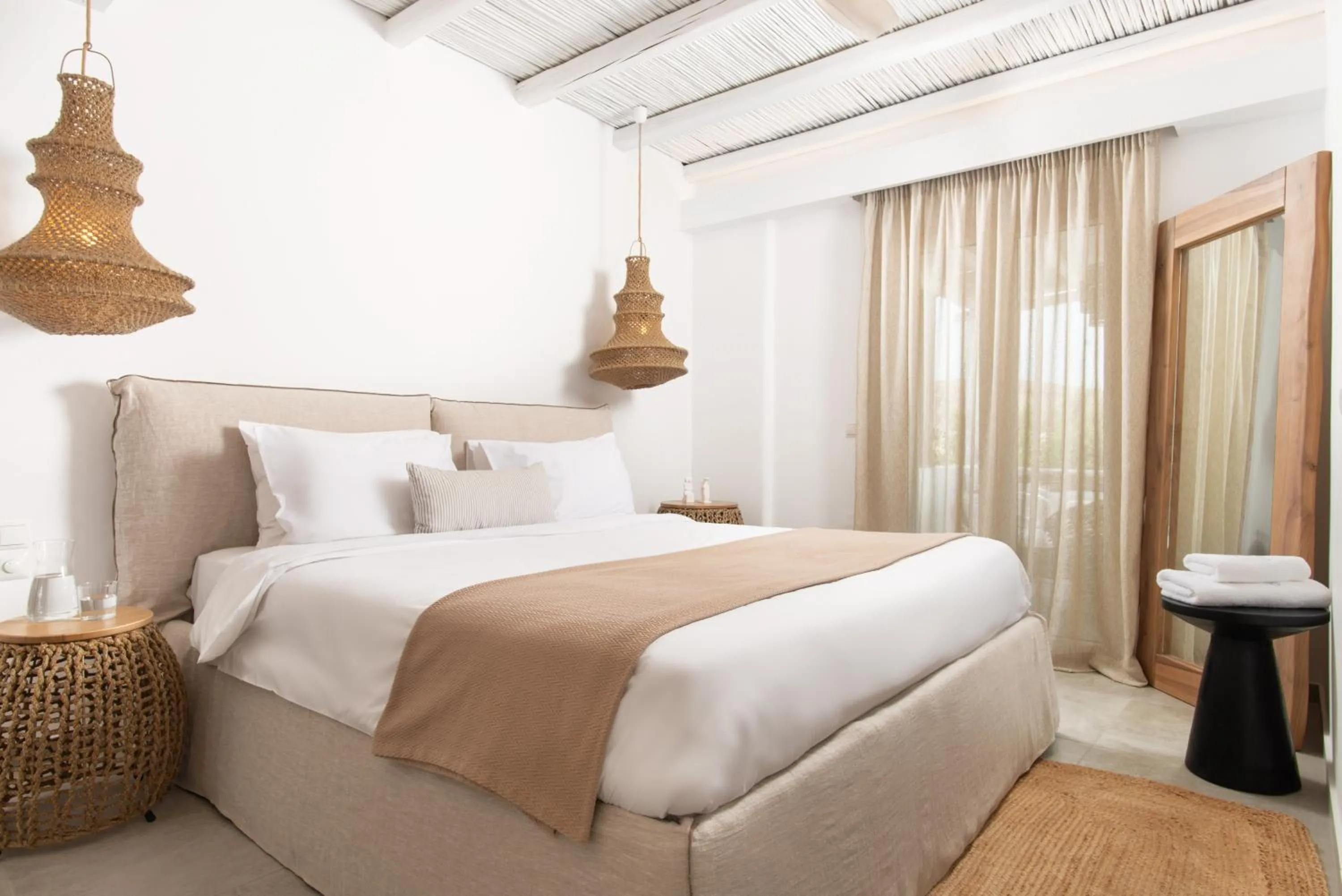 Bed in Delmar Apartments & Suites Milos - Delmar Collection