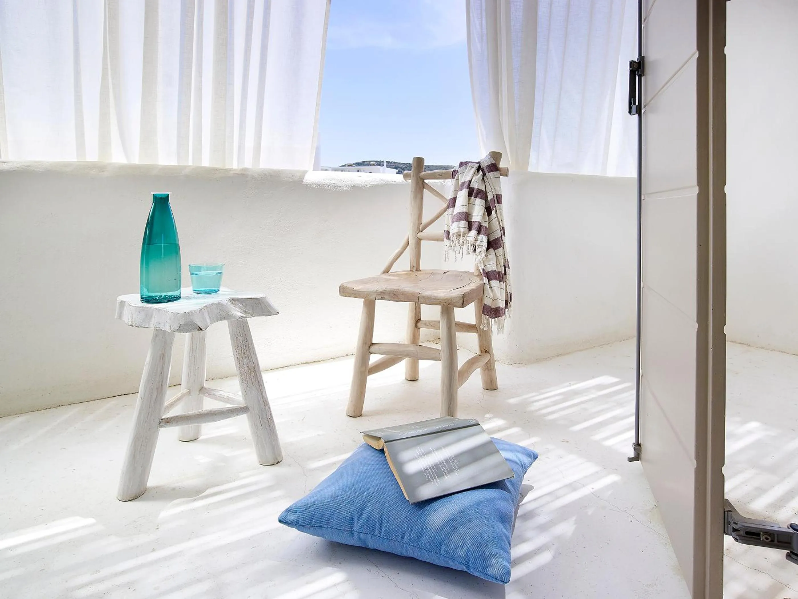 Day, Bed in Delmar Apartments & Suites Milos - Delmar Collection