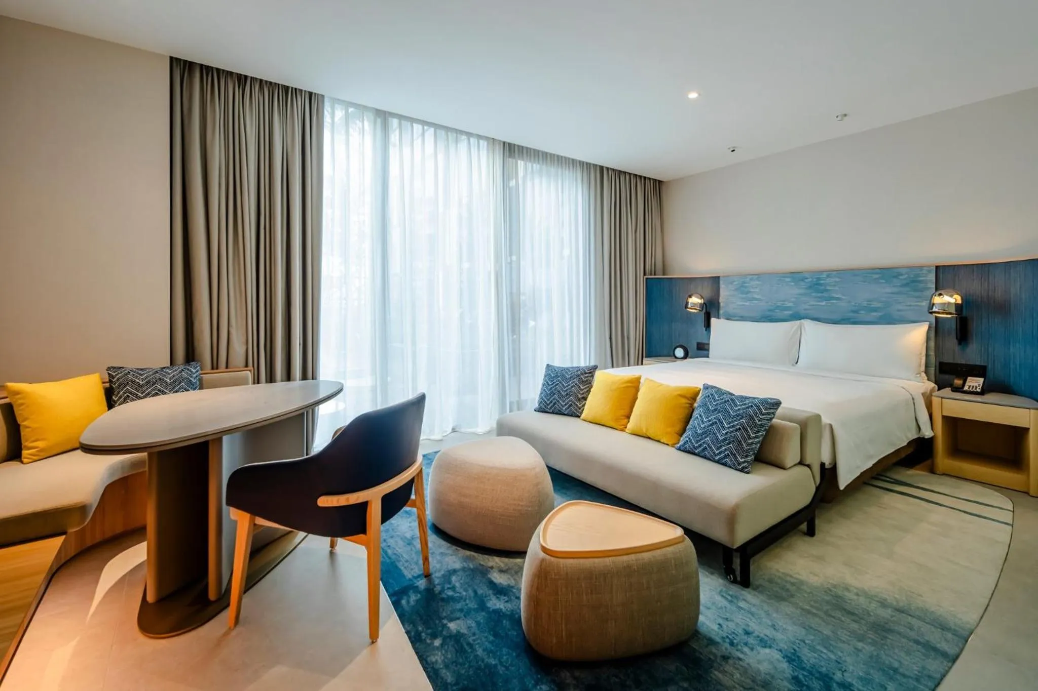 Photo of the whole room, Bed in Crowne Plaza Changi Airport by IHG