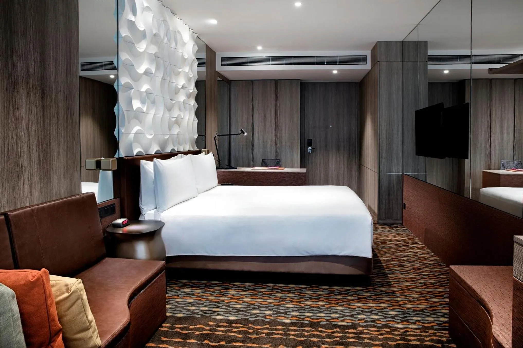 Photo of the whole room, Bed in Crowne Plaza Changi Airport by IHG
