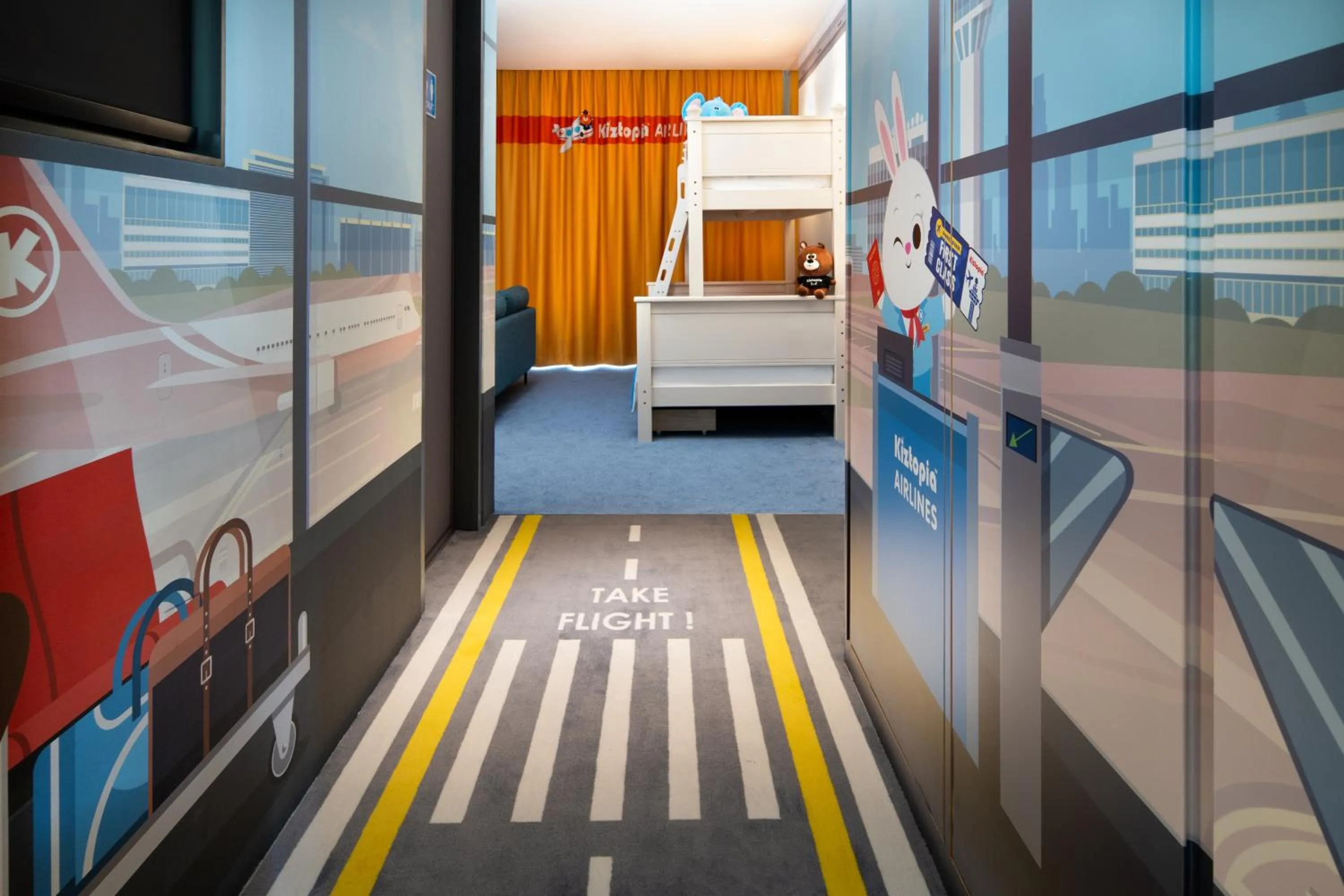 Bedroom in Crowne Plaza Changi Airport by IHG